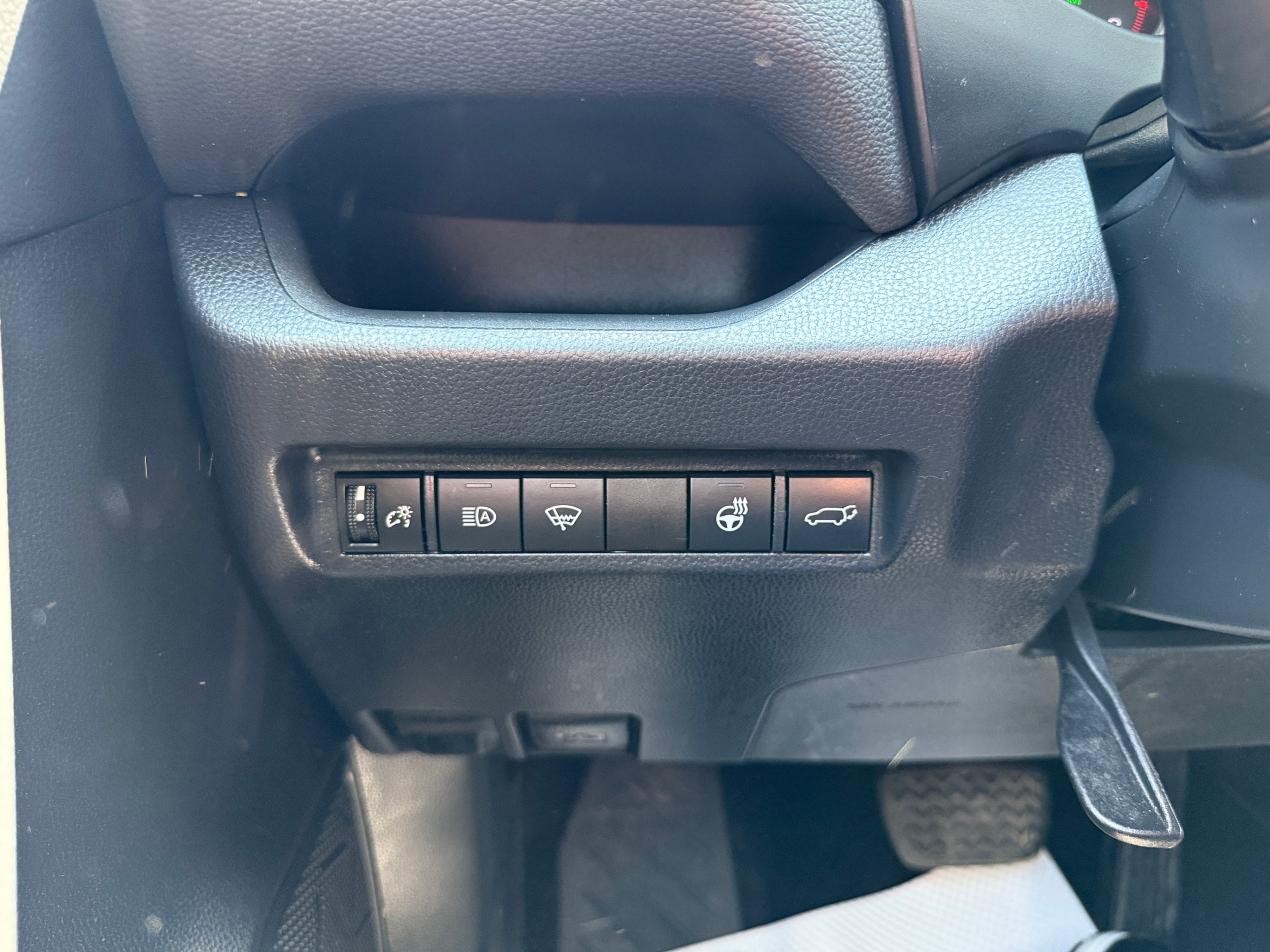 /crownautomobile/2020-Toyota-RAV4-33478309772298354.jpg