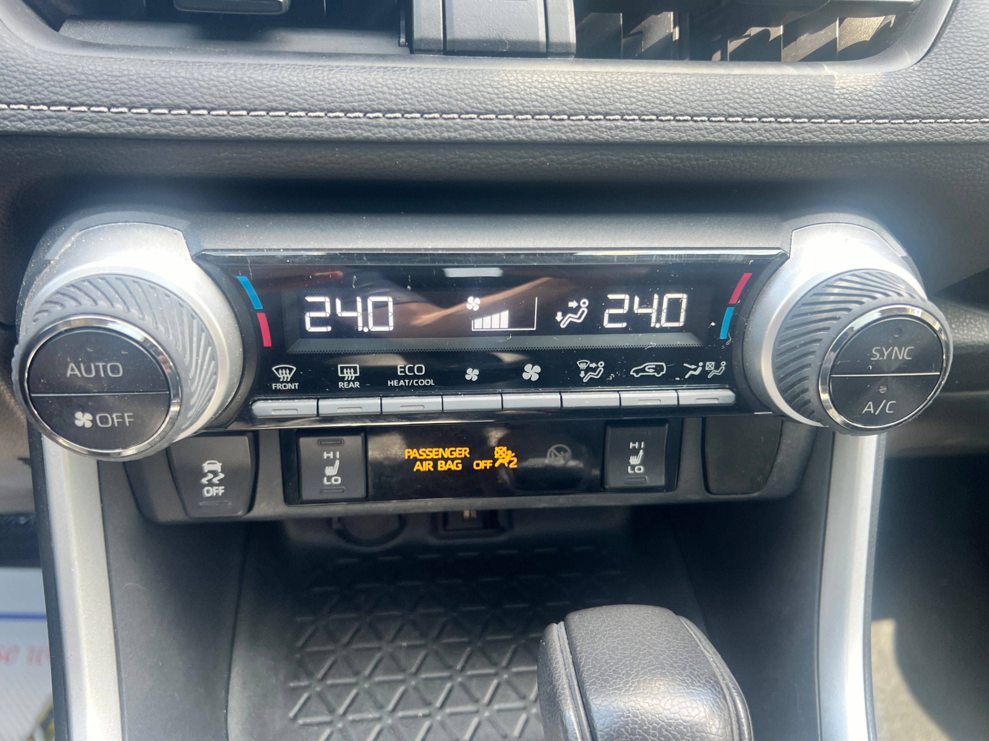 /crownautomobile/2020-Toyota-RAV4-5665128503743888.jpg