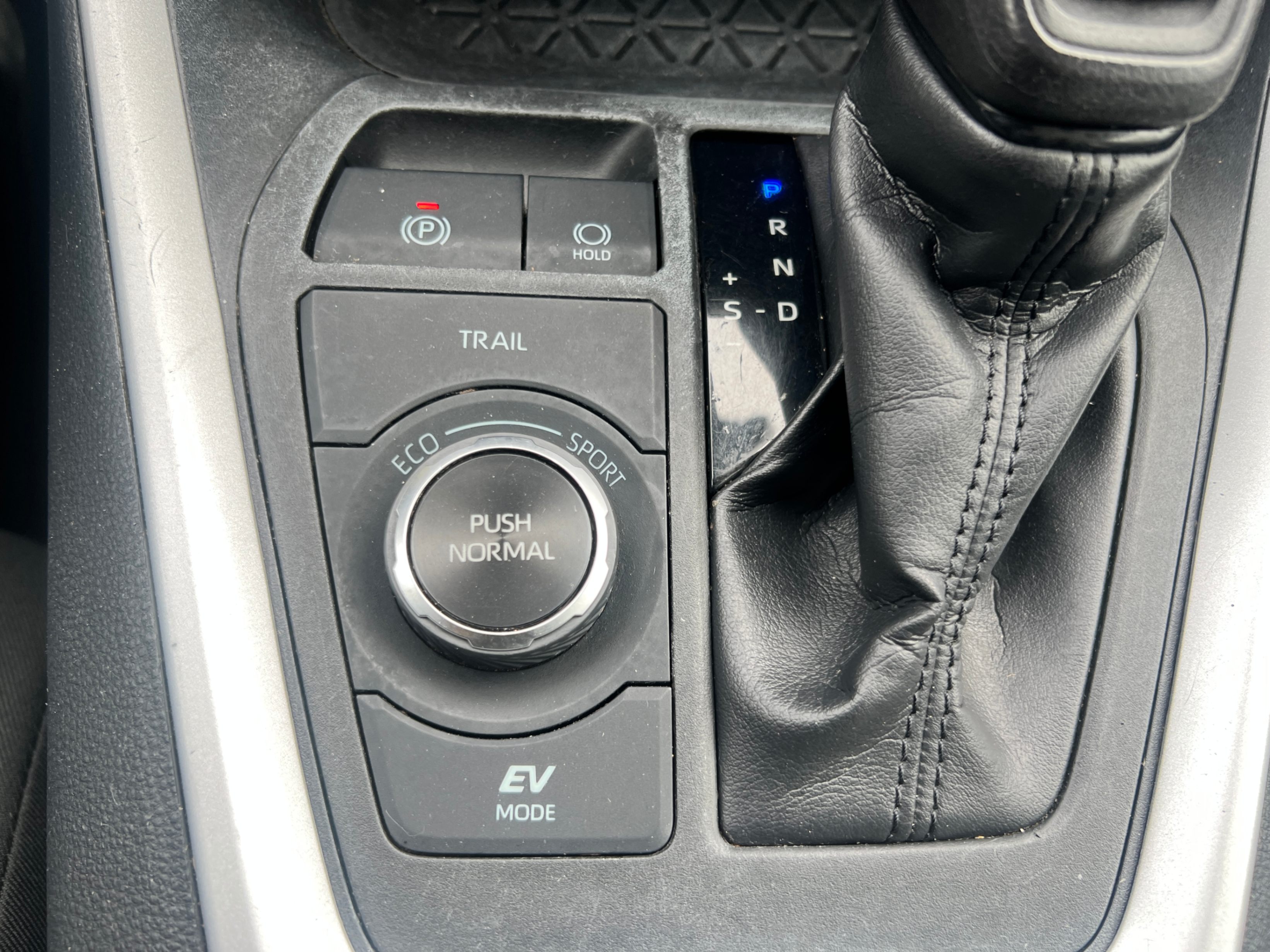 /crownautomobile/2020-Toyota-RAV4-6578784396356103.jpg