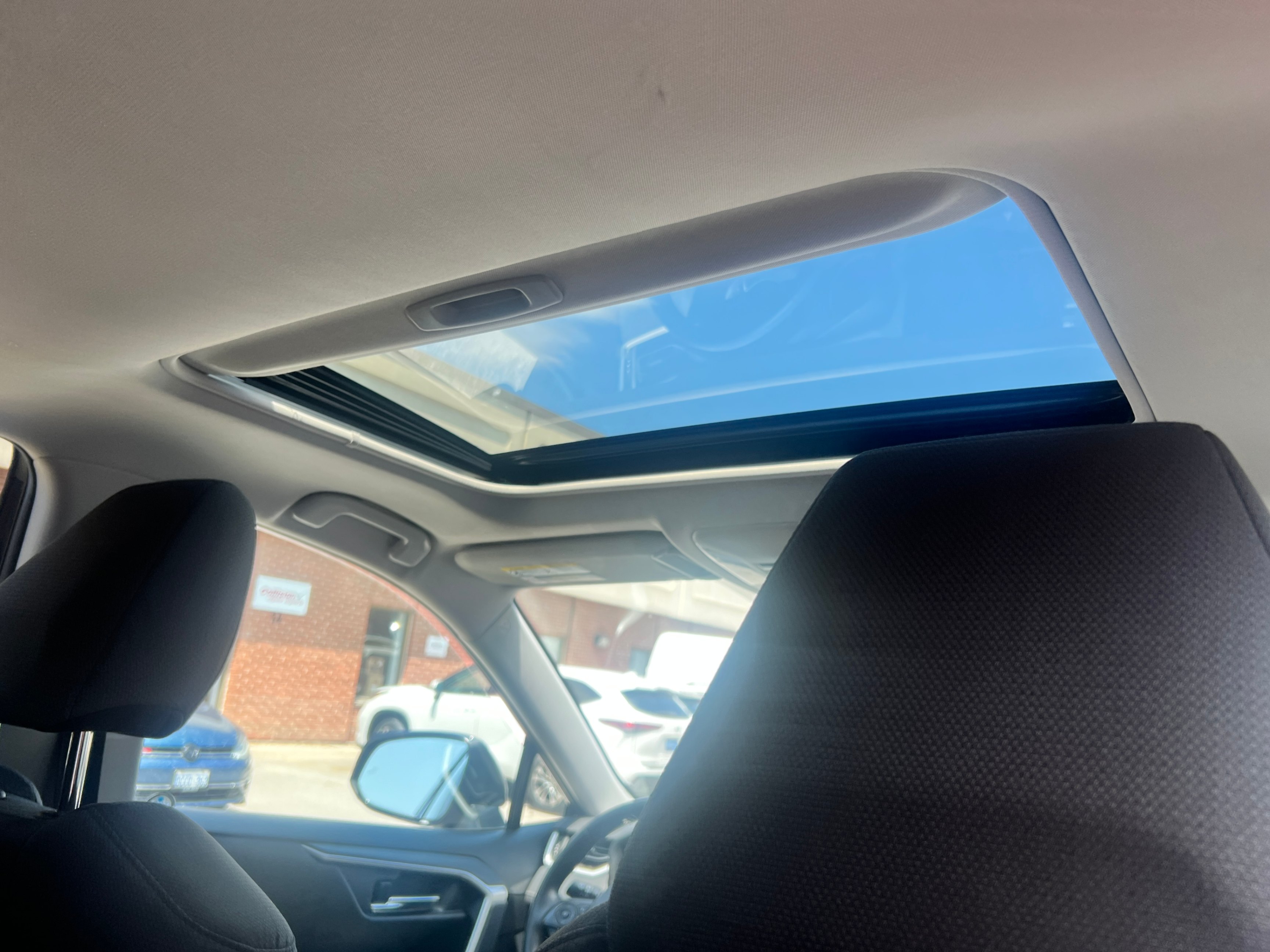 /crownautomobile/2020-Toyota-RAV4-7395714334928096.jpg