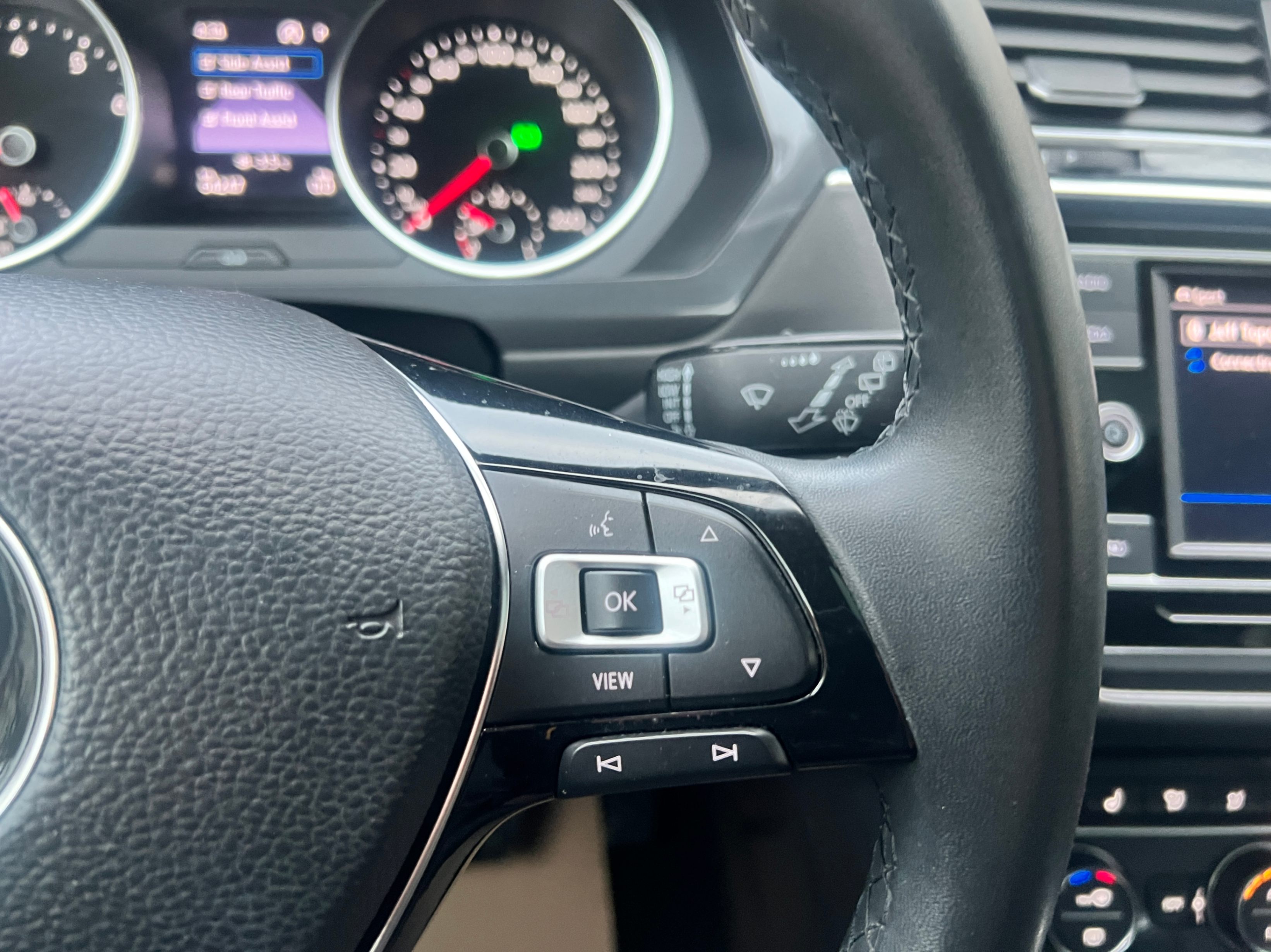 /crownautomobile/2020-Volkswagen-Tiguan-3635828311946825.jpg