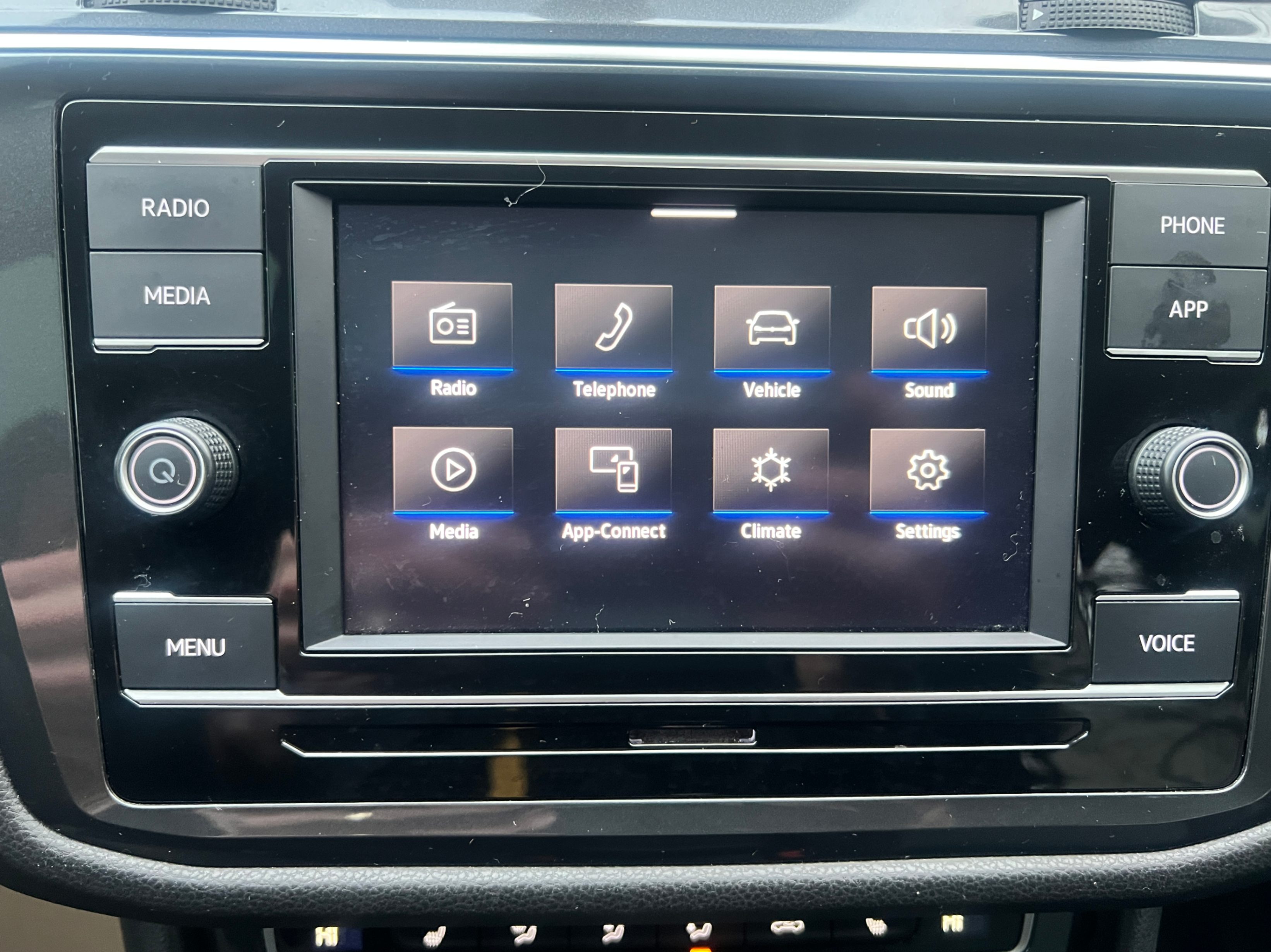 /crownautomobile/2020-Volkswagen-Tiguan-7420978438089916.jpg