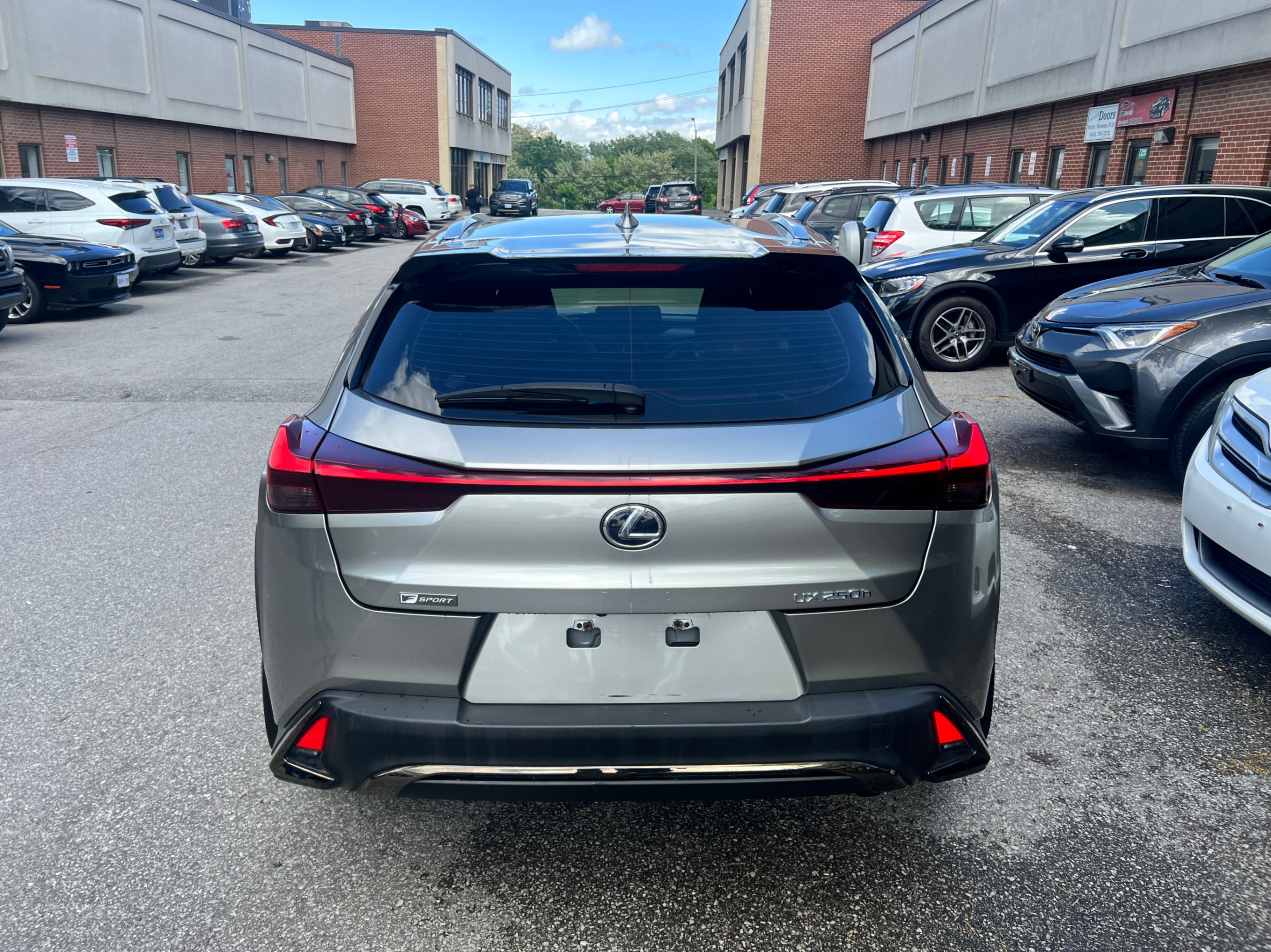 /crownautomobile/2021-Lexus-UX-14903255527408343.jpg
