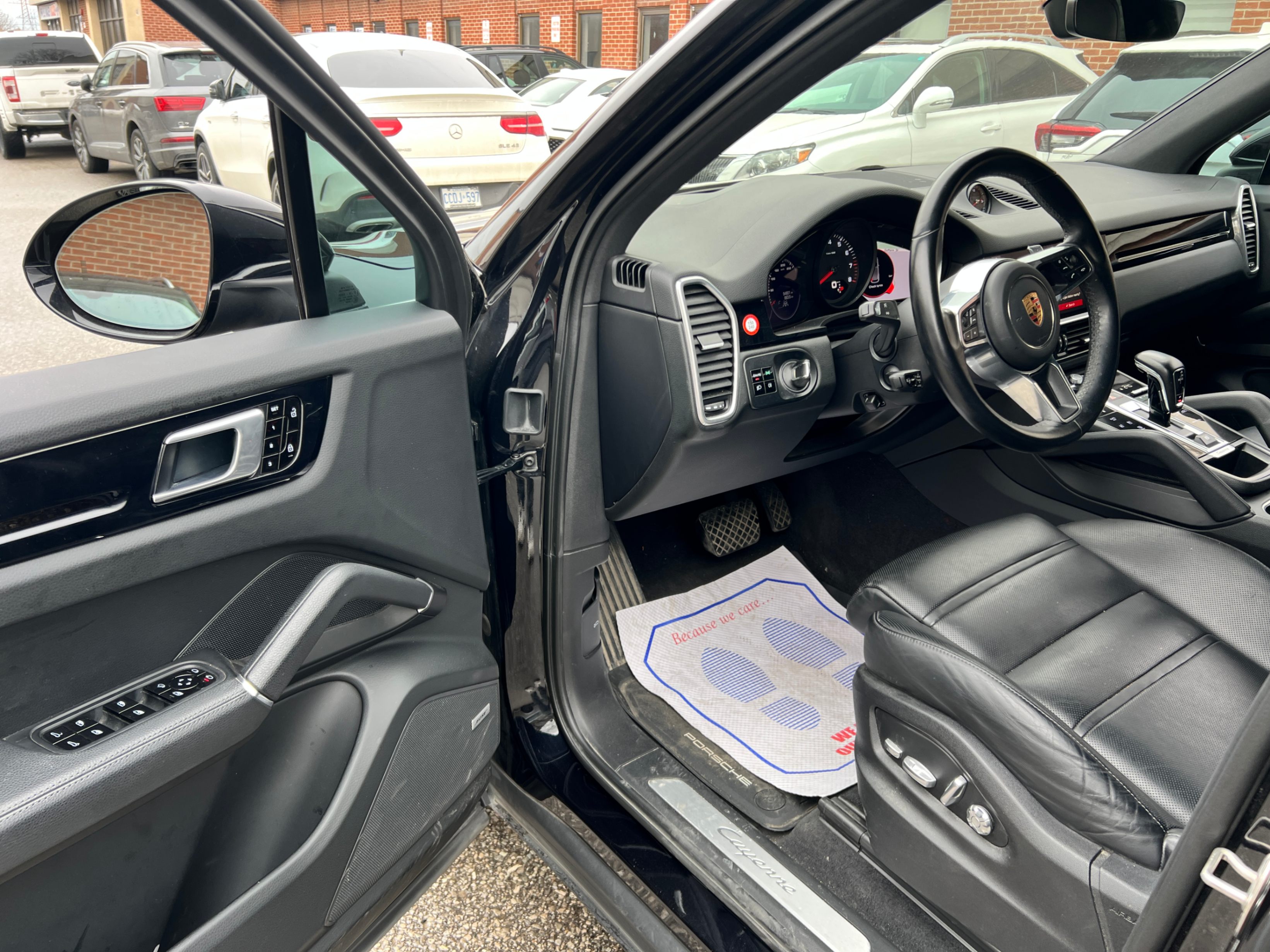 /crownautomobile/2021-Porsche-Cayenne-4318787019205903.jpg