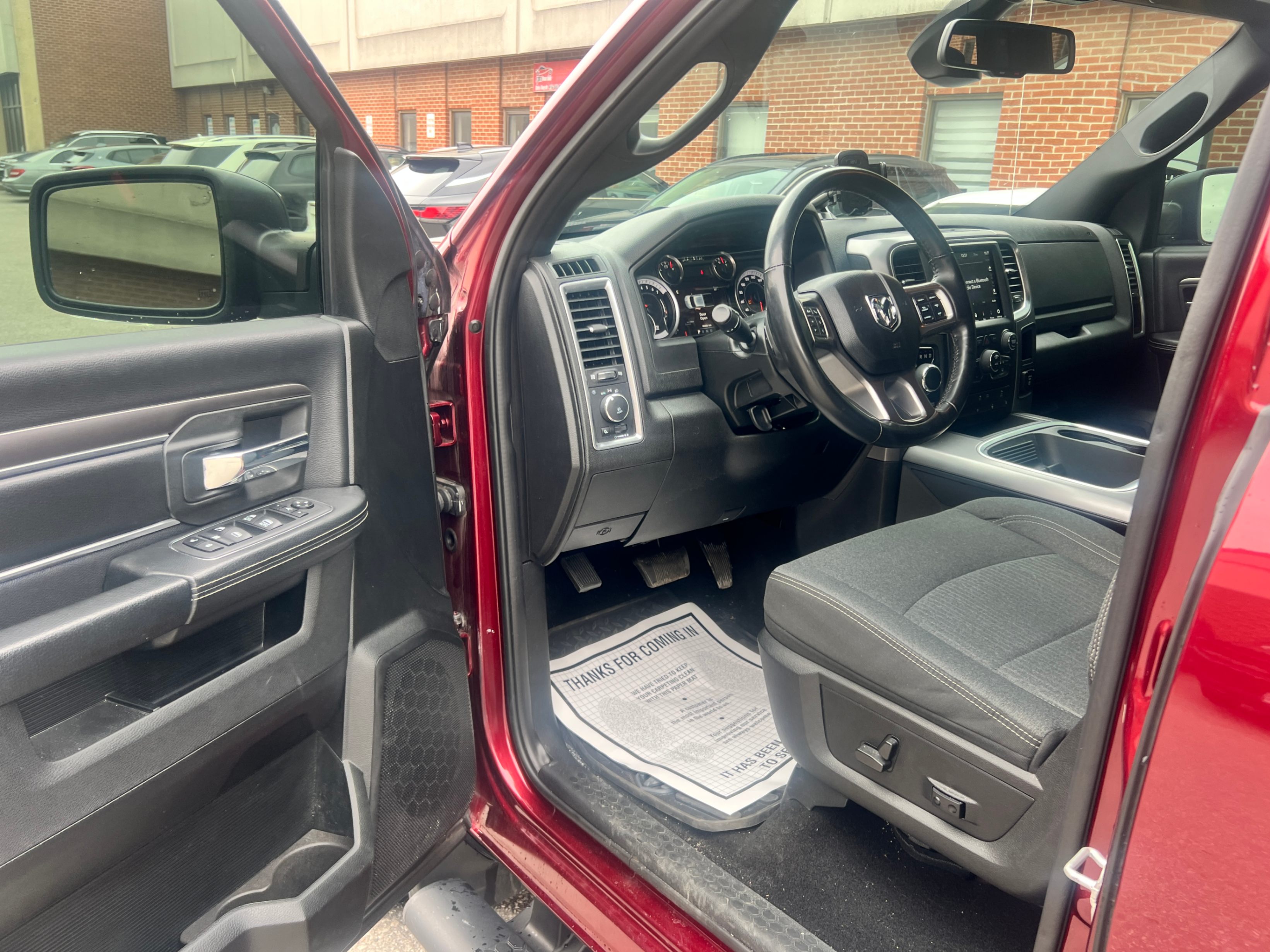 /crownautomobile/2021-Ram-1500Classic-10012897615004723.jpg
