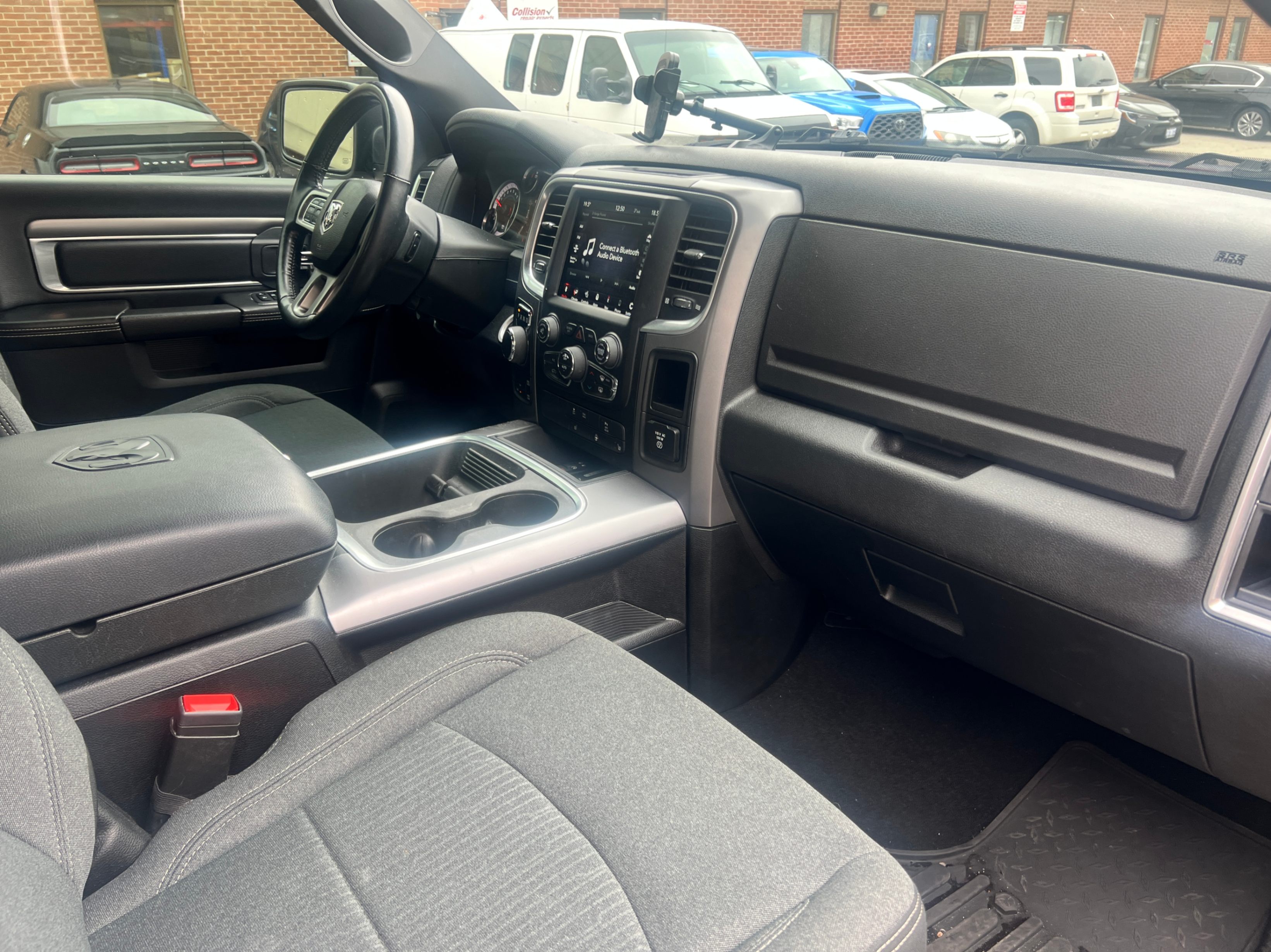 /crownautomobile/2021-Ram-1500Classic-5823502467522896.jpg