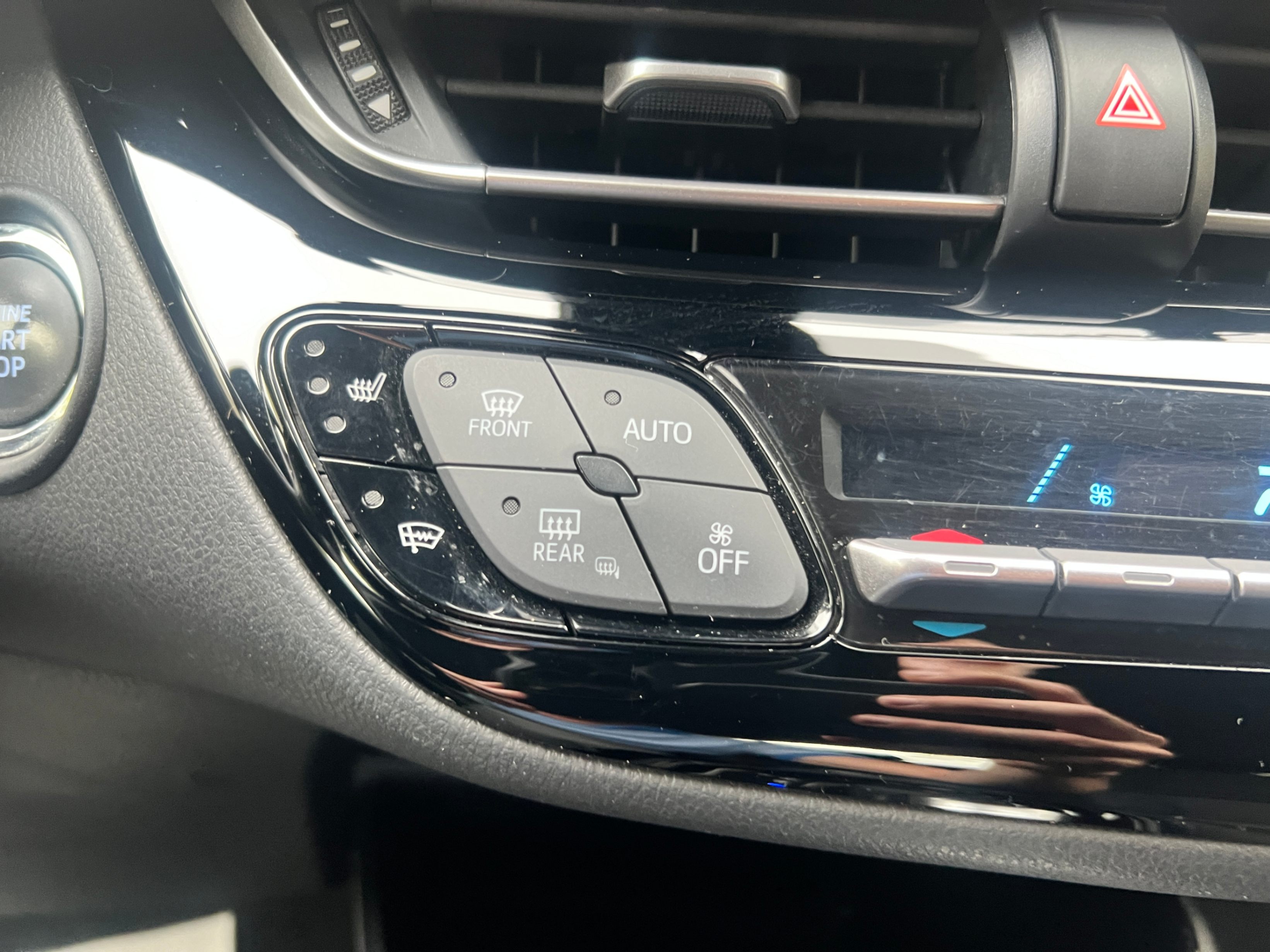 /crownautomobile/2021-Toyota-C-HR-0031371459244708966.jpg