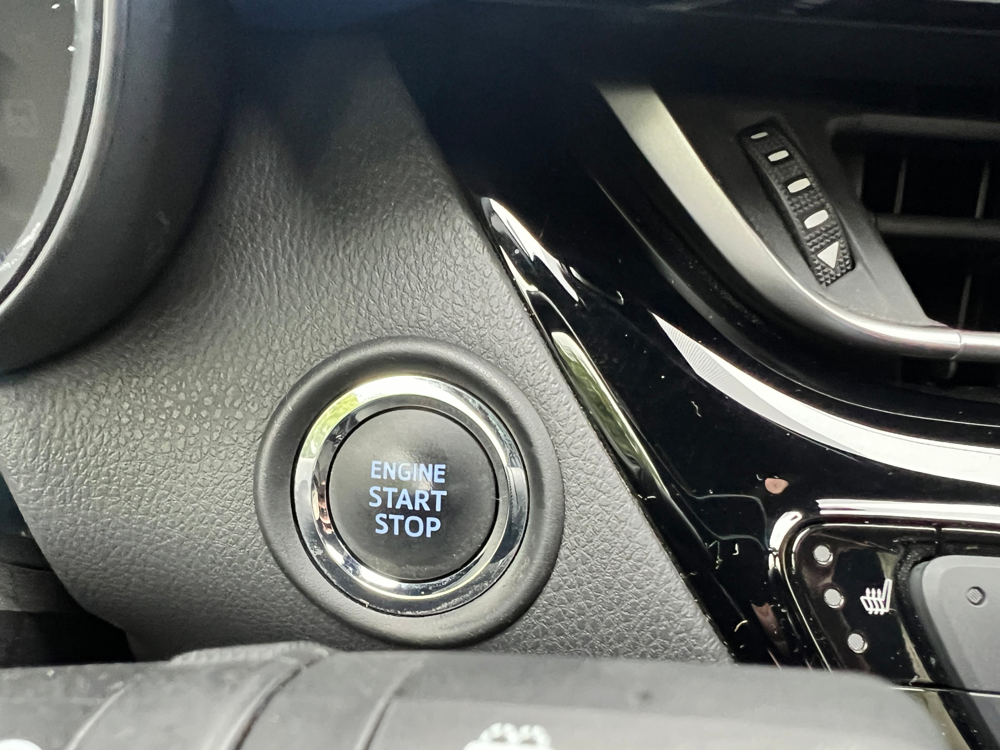 /crownautomobile/2021-Toyota-C-HR-12185708332537959.jpg