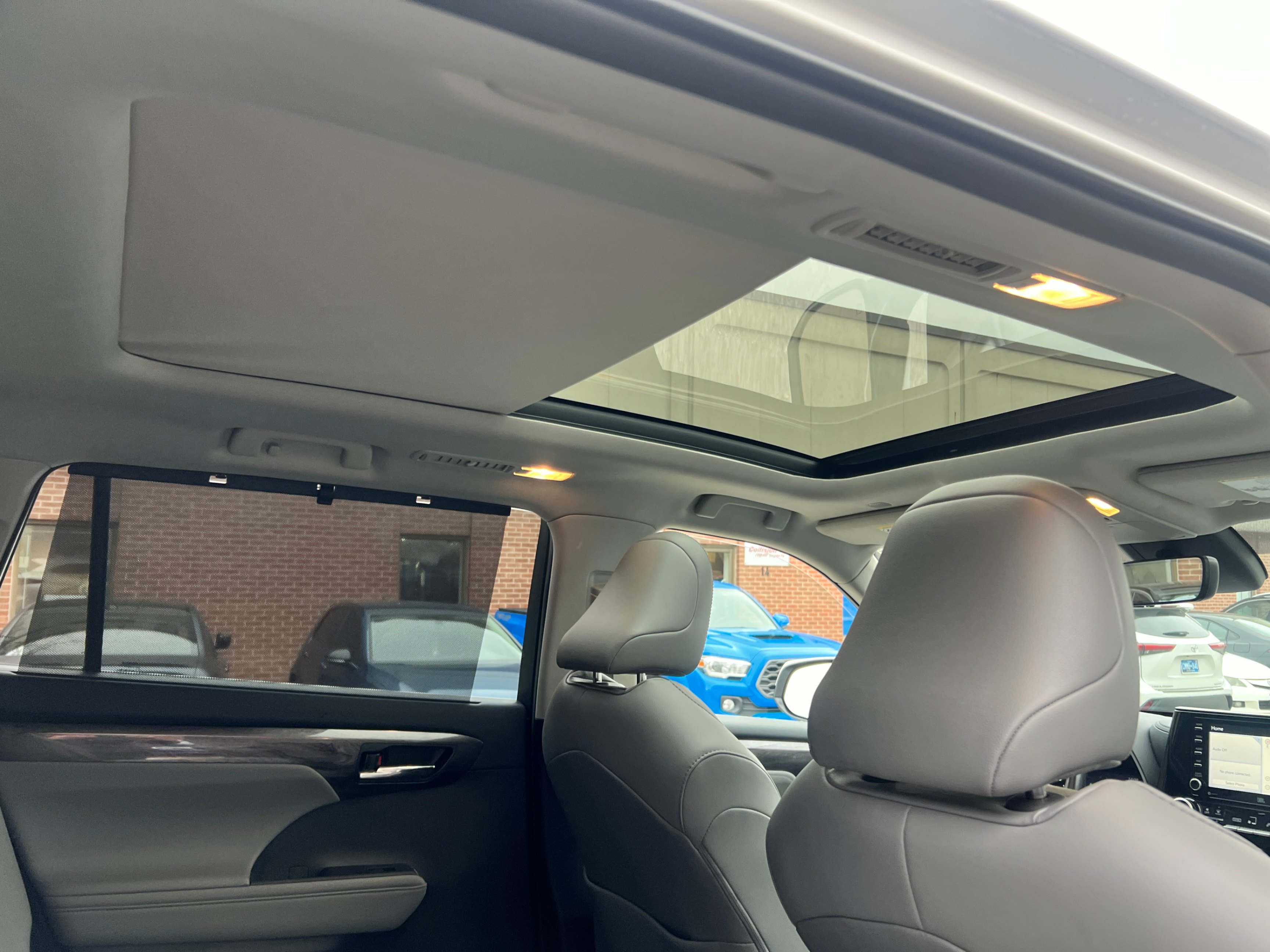 /crownautomobile/2021-Toyota-Highlander-14978889330933365.jpg