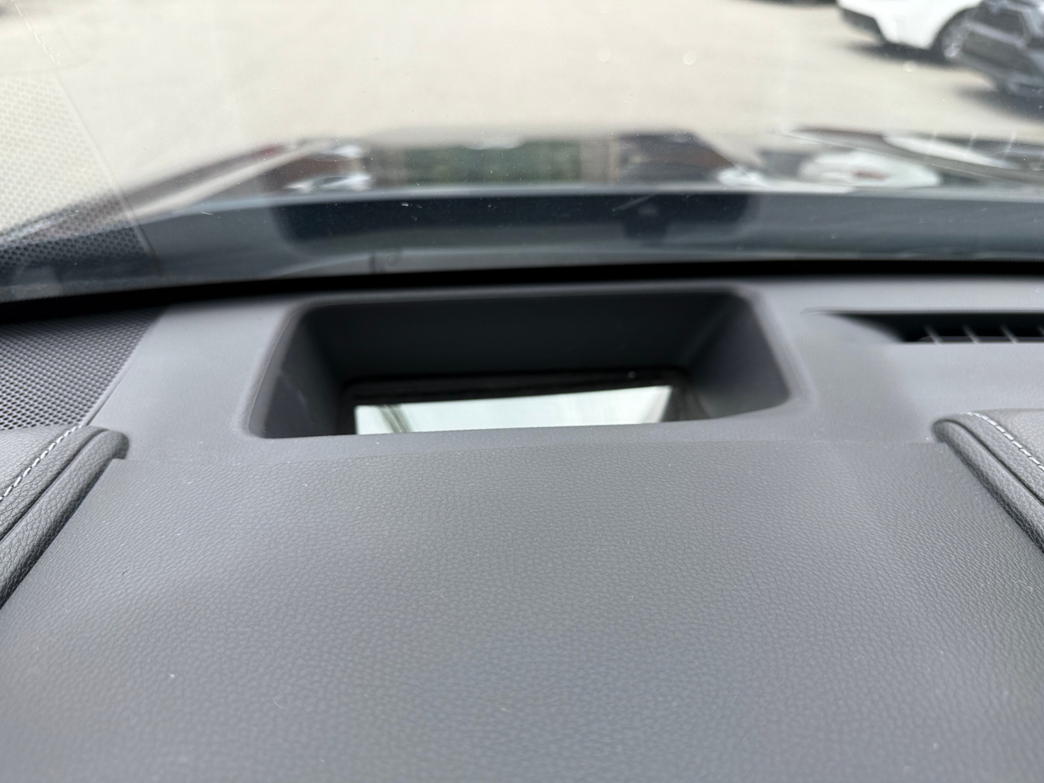 /crownautomobile/2021-Toyota-Highlander-39770713435559446.jpg