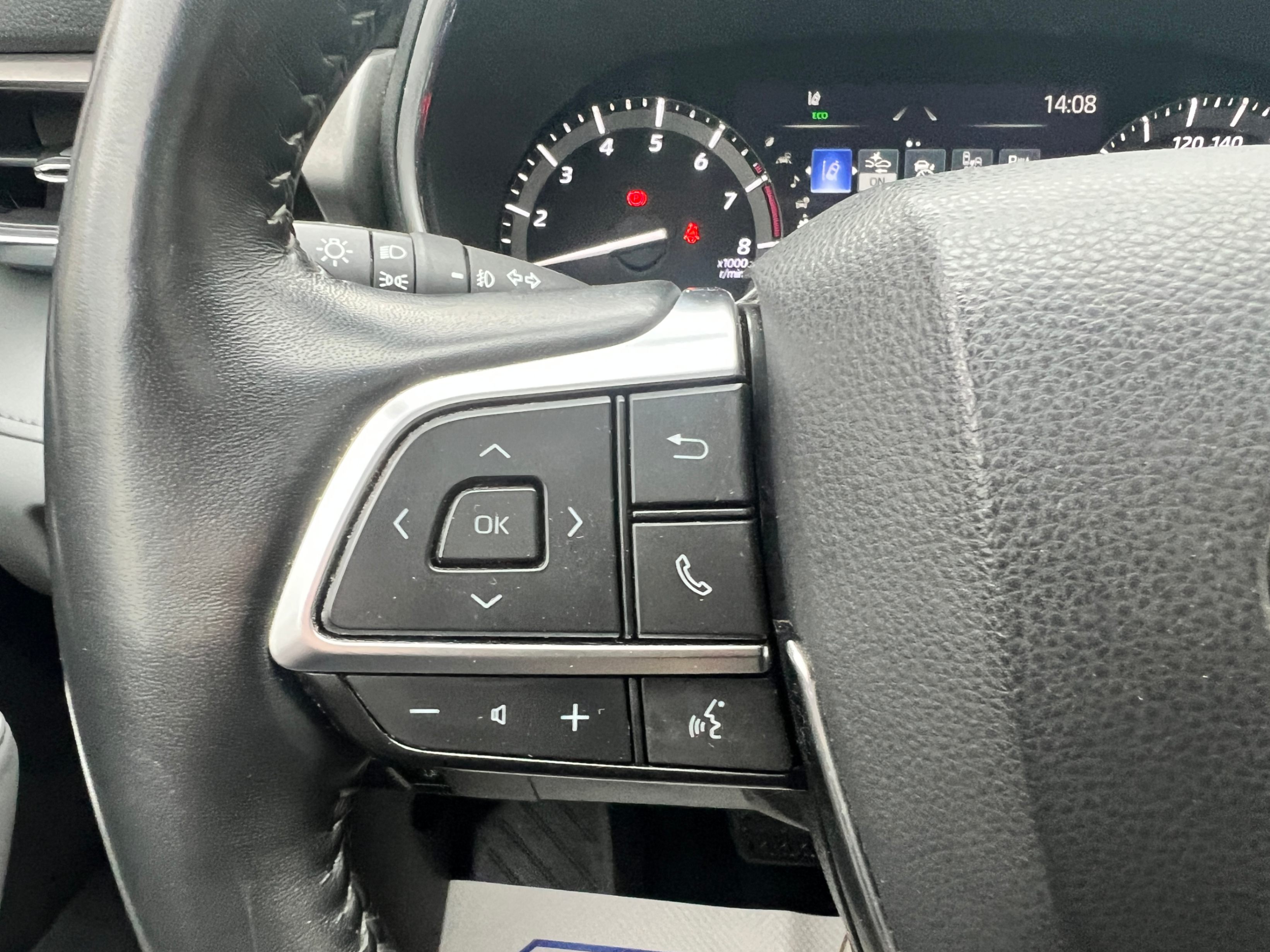 /crownautomobile/2021-Toyota-Highlander-6794450648469272.jpg