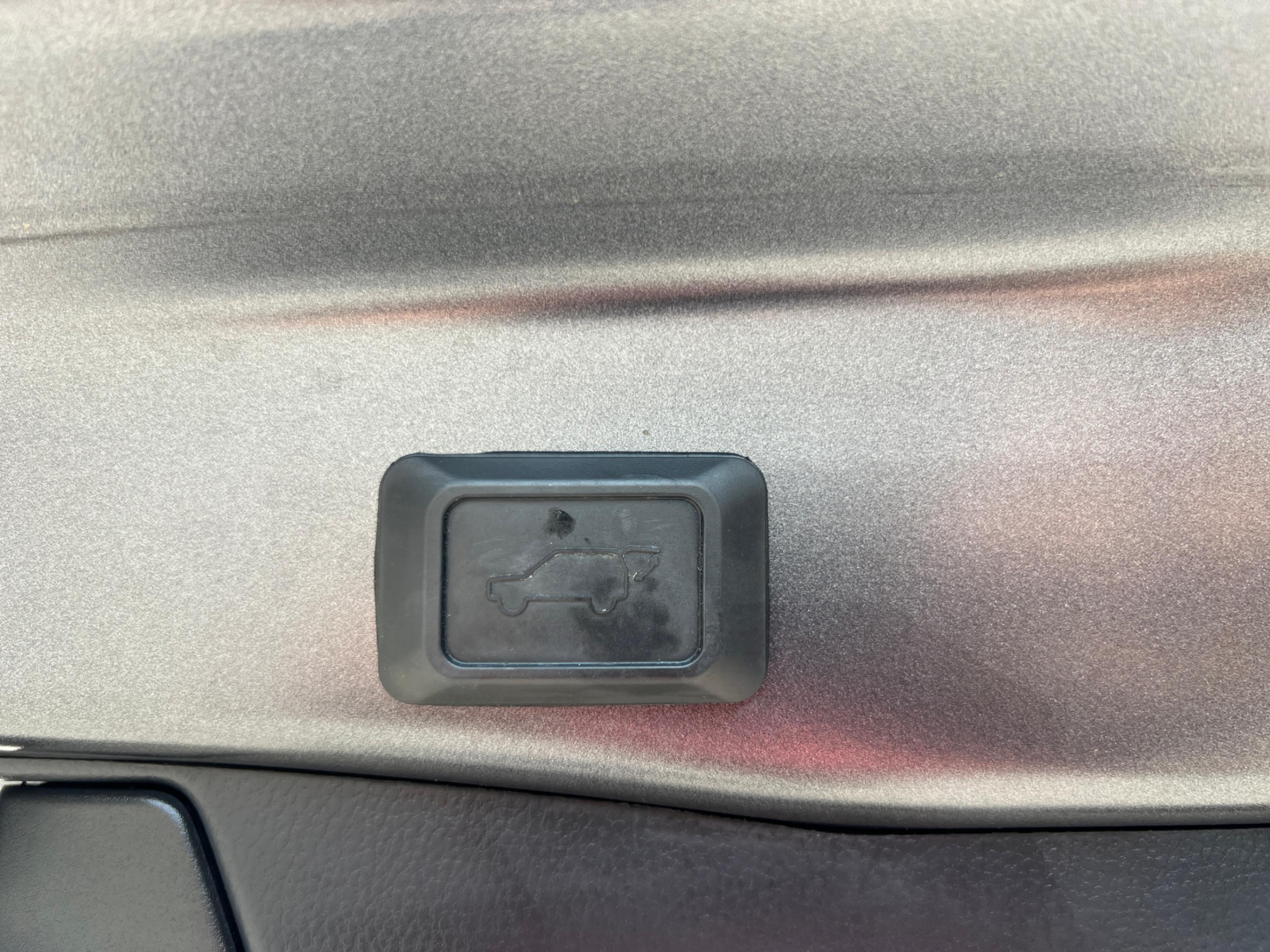 /crownautomobile/2021-Toyota-RAV4-01764854008704342.jpg