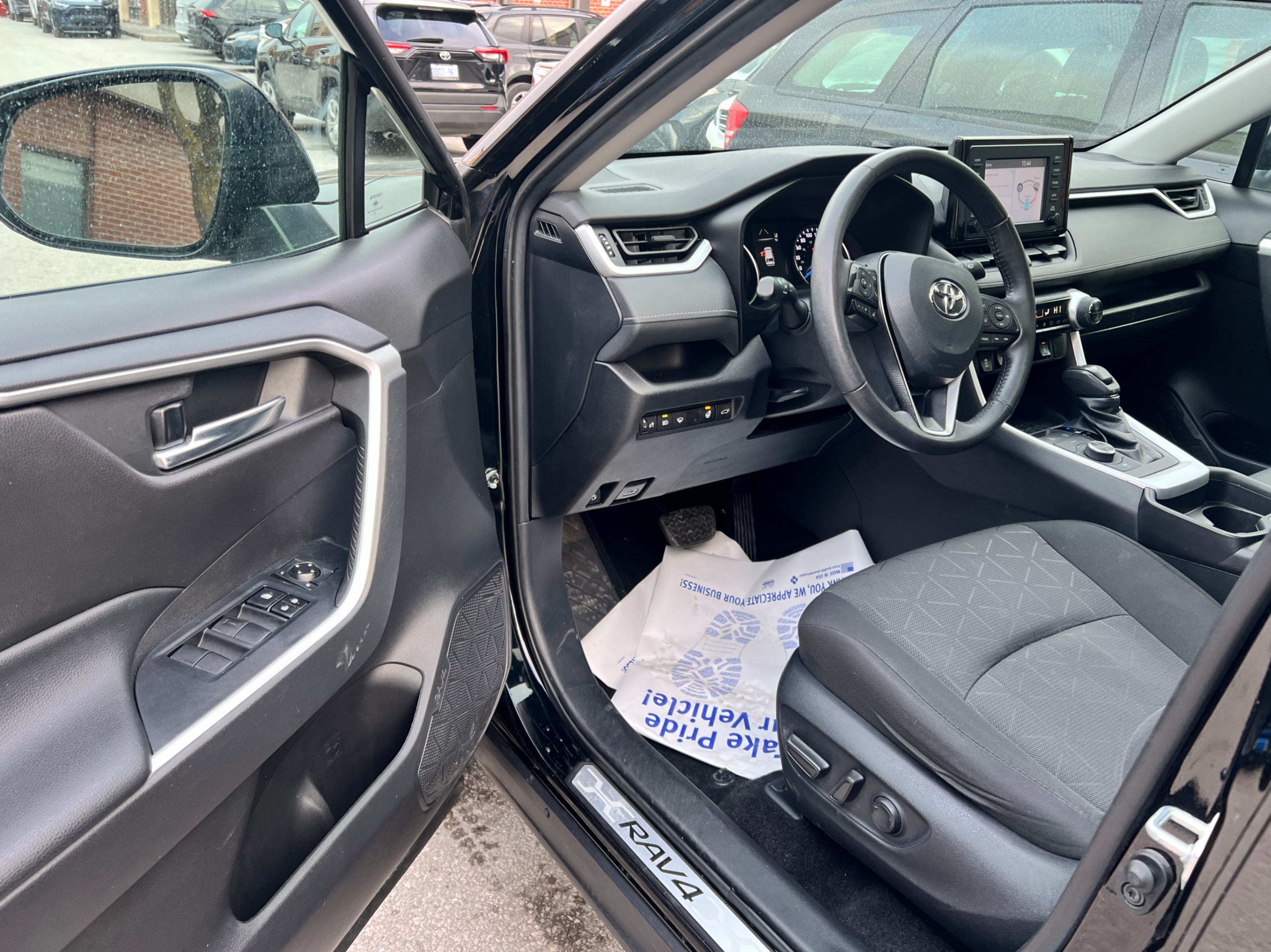 /crownautomobile/2021-Toyota-RAV4-131590331365389.jpg
