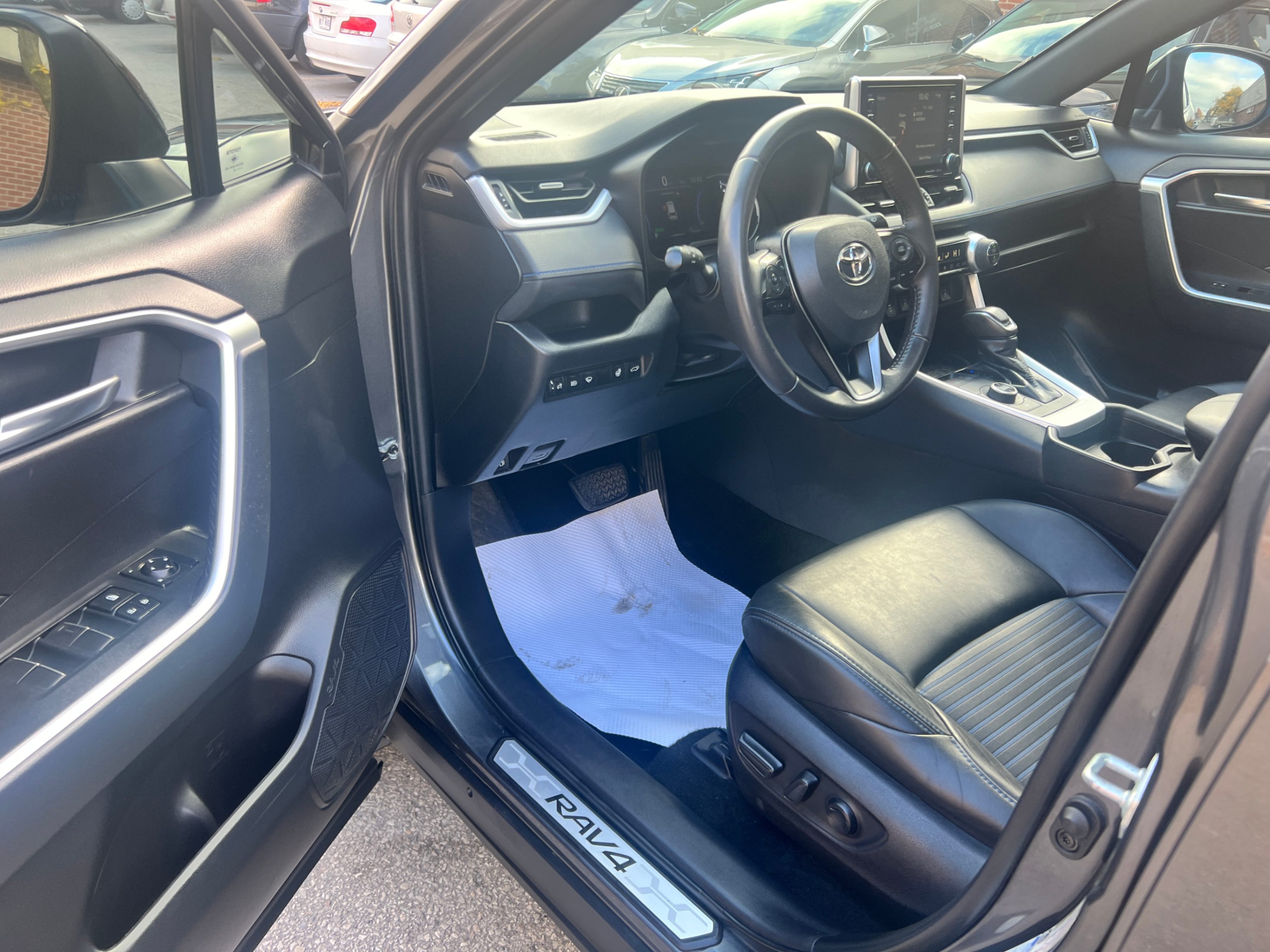 /crownautomobile/2021-Toyota-RAV4-15480614814372906.jpg