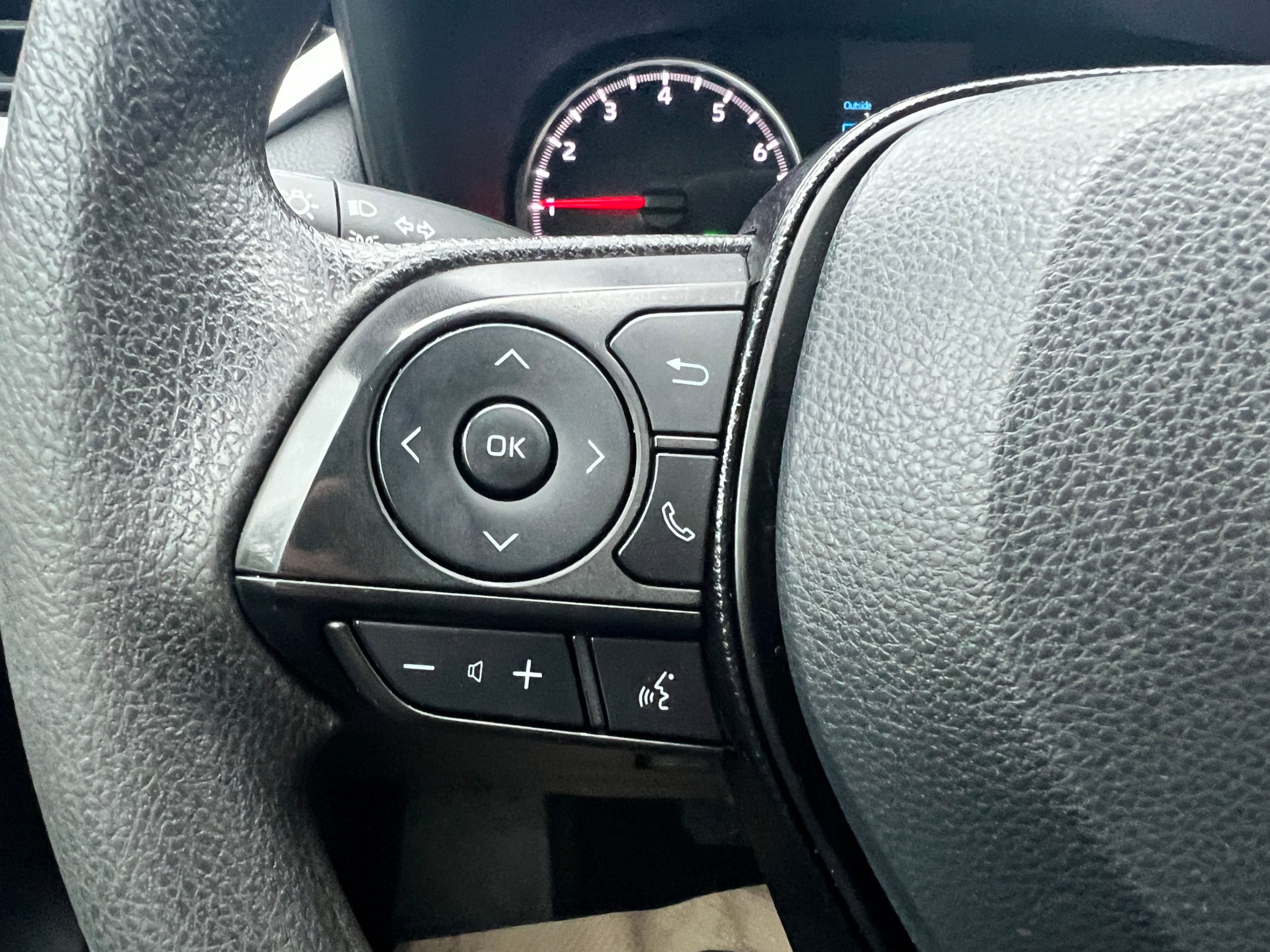 /crownautomobile/2021-Toyota-RAV4-23755488324872576.jpg