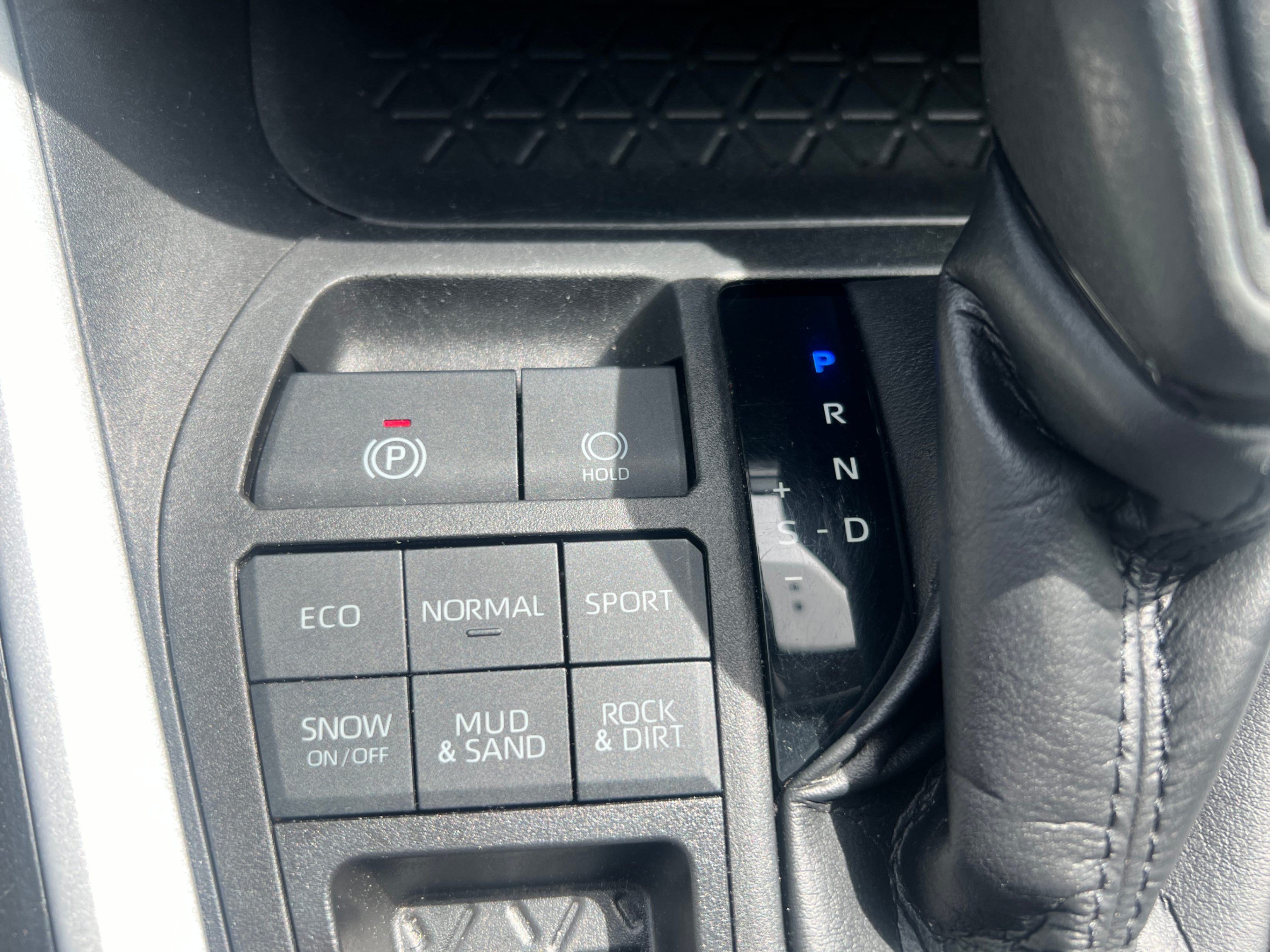 /crownautomobile/2021-Toyota-RAV4-24372085434011637.jpg
