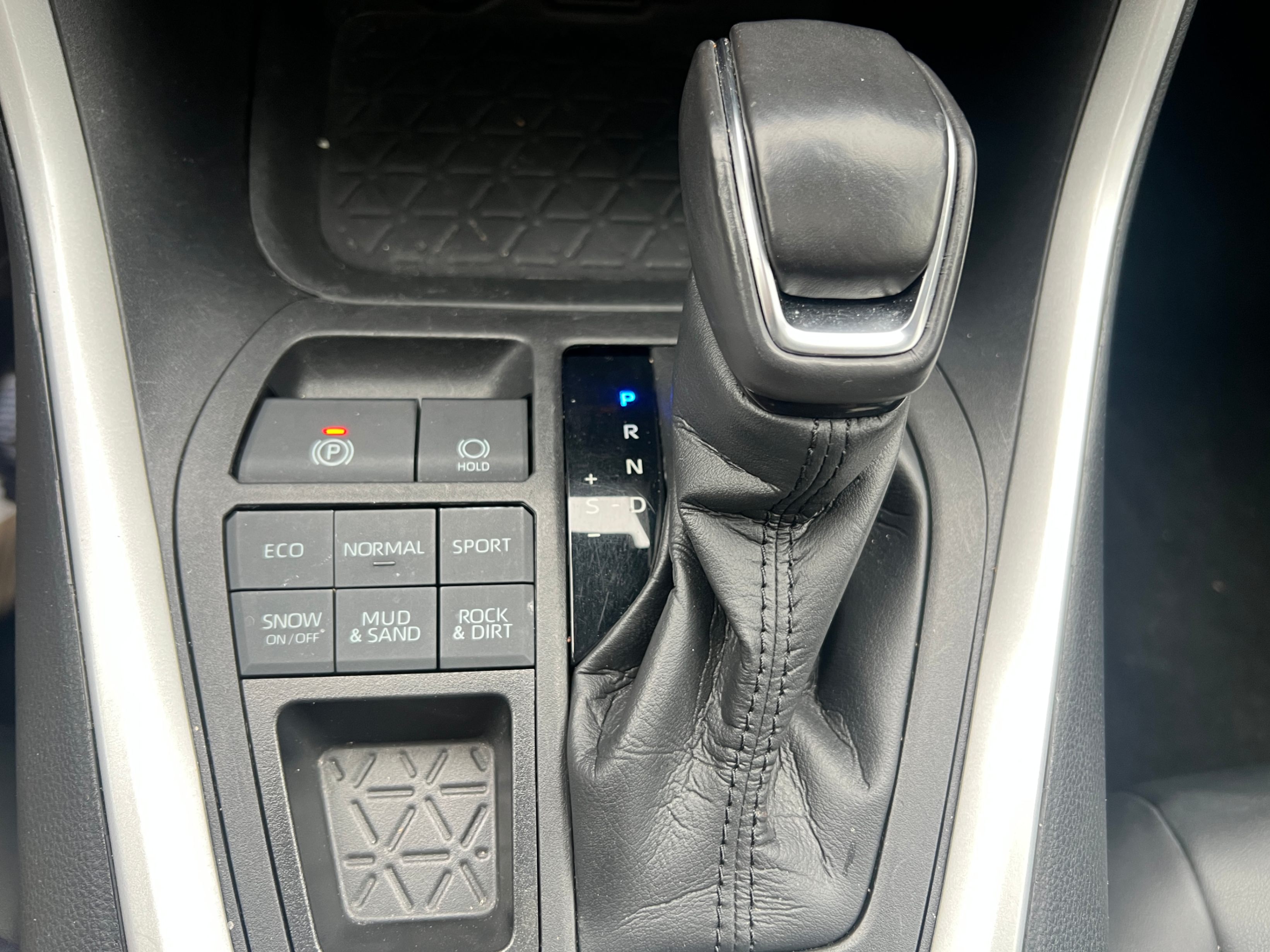 /crownautomobile/2021-Toyota-RAV4-26178459852200264.jpg