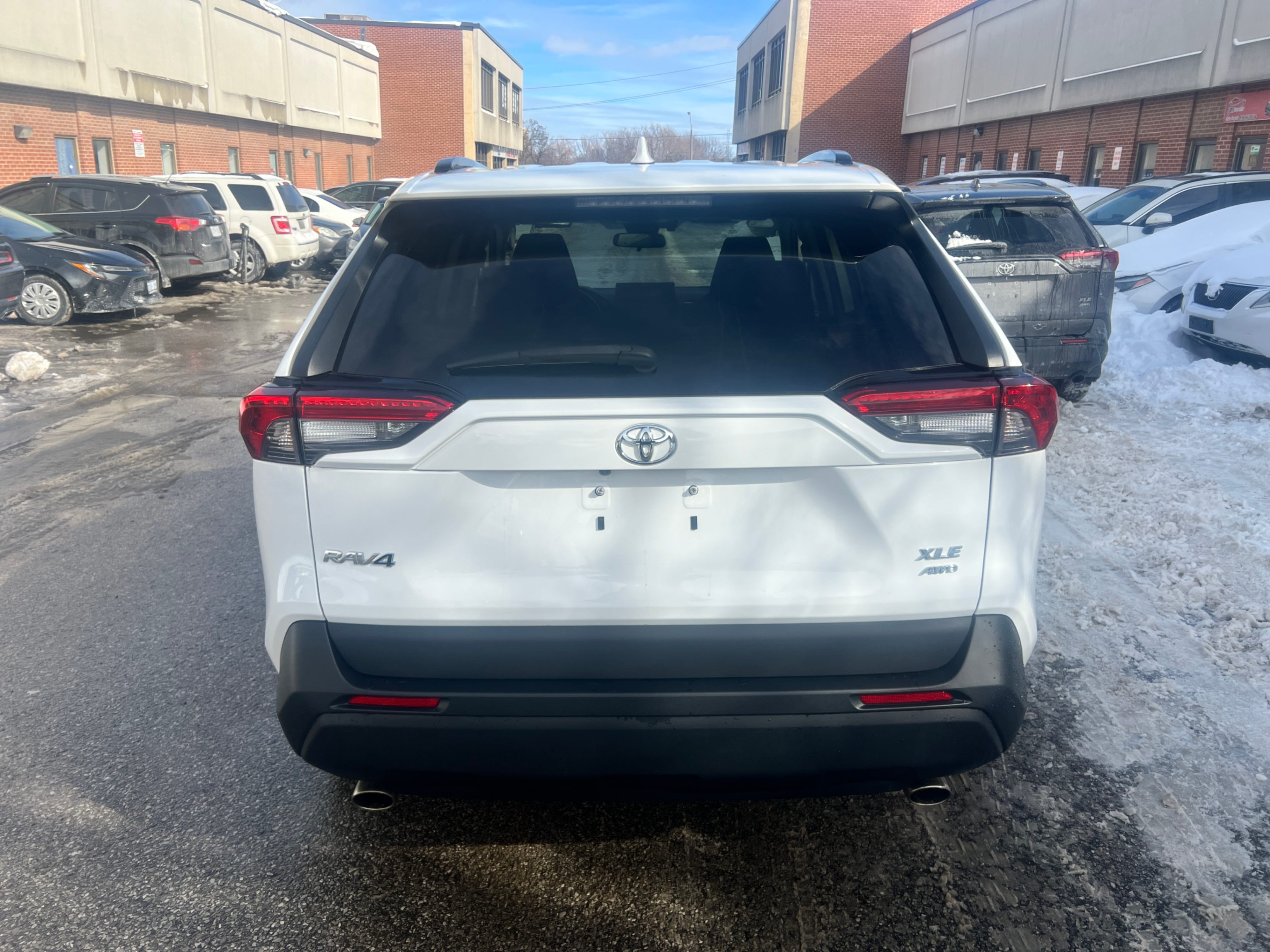 /crownautomobile/2021-Toyota-RAV4-33358467489334465.jpg
