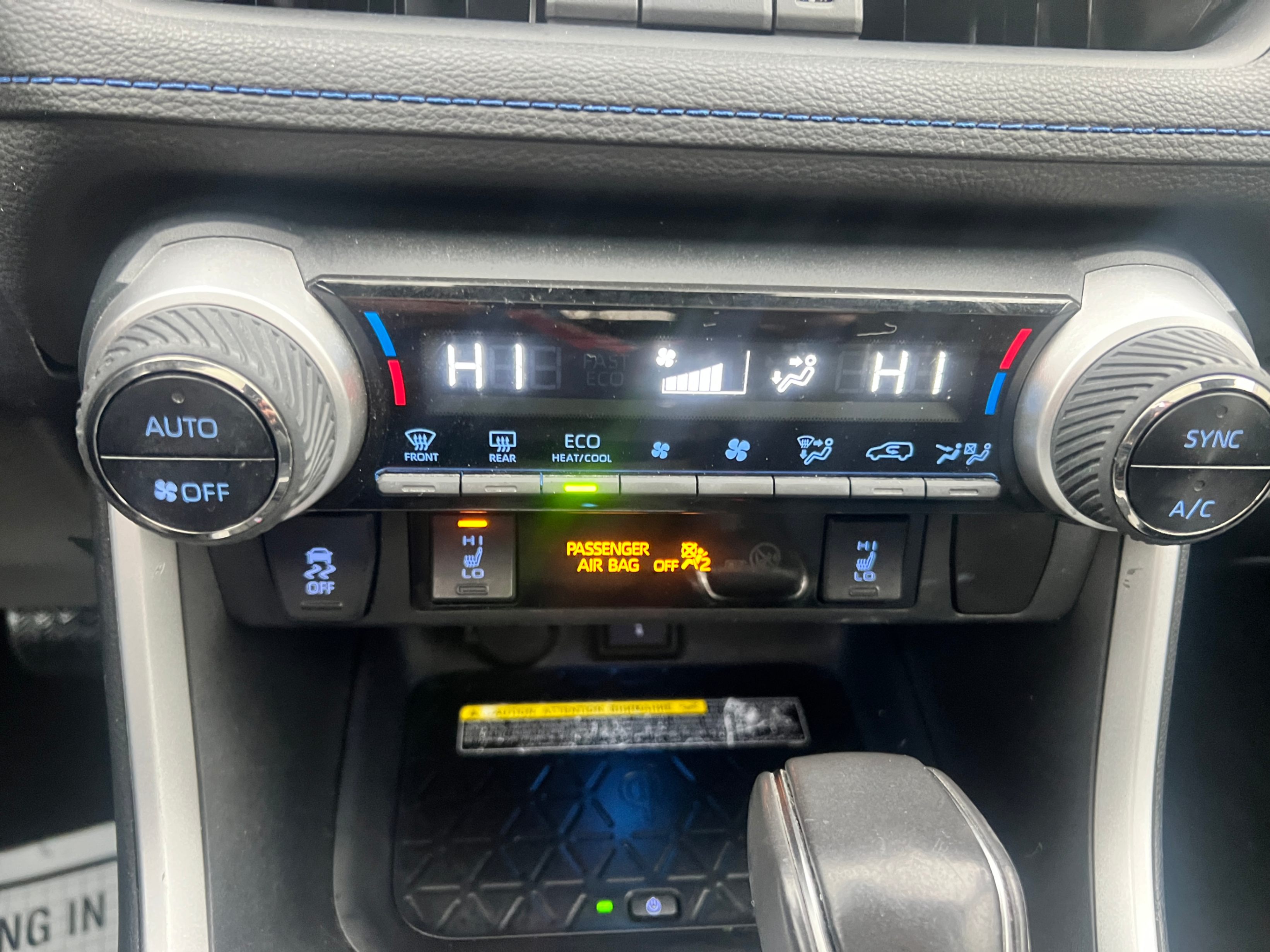 /crownautomobile/2021-Toyota-RAV4-33950237577210873.jpg