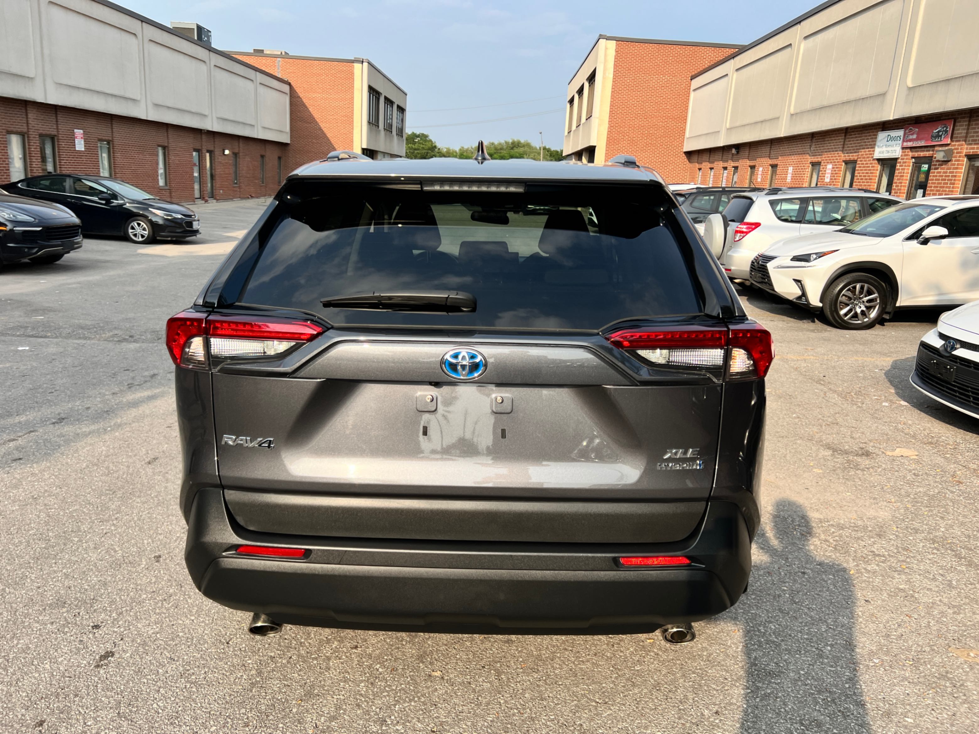 /crownautomobile/2021-Toyota-RAV4-37889696455045496.jpg