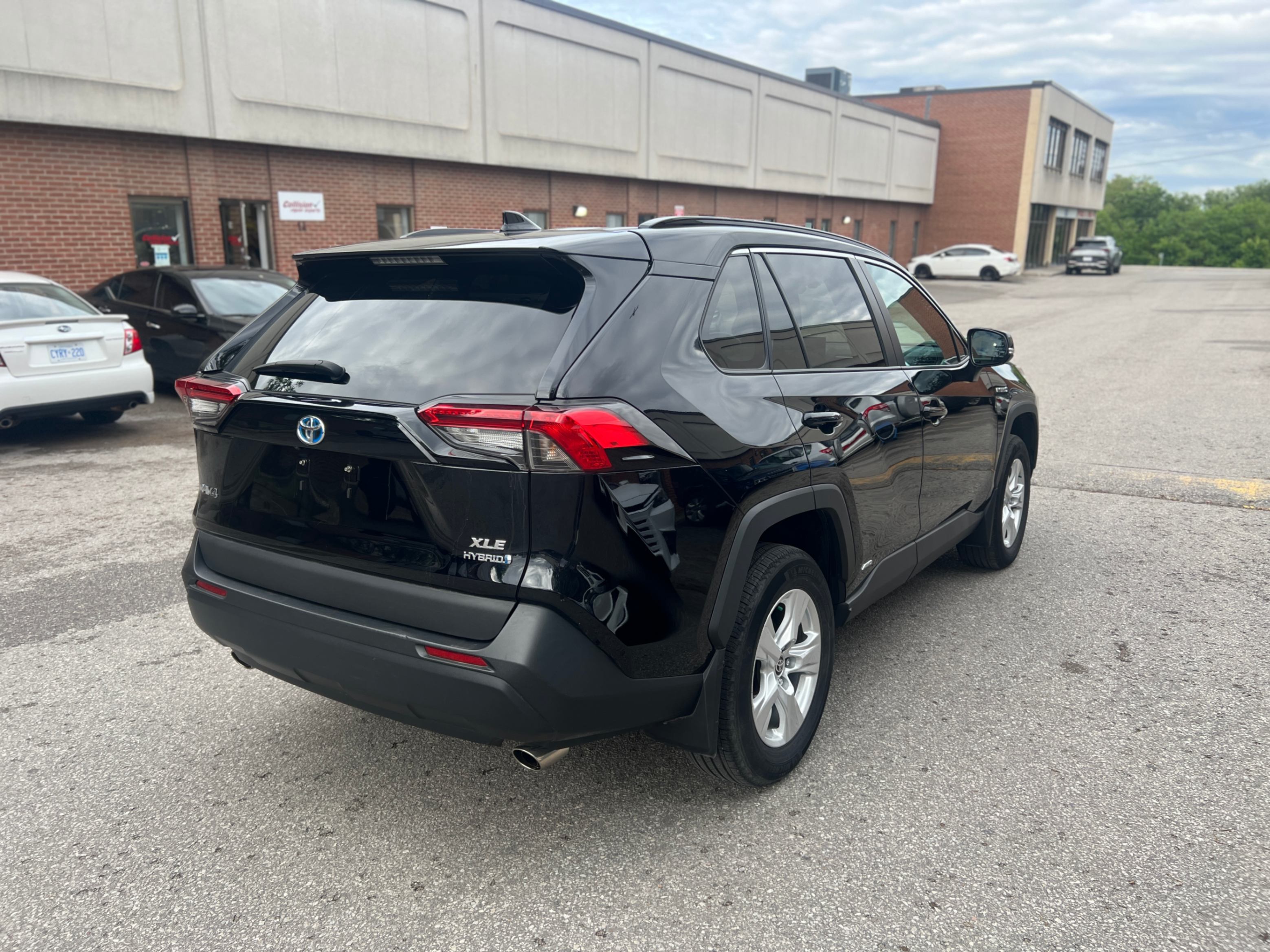 /crownautomobile/2021-Toyota-RAV4-44792841279378437.jpg