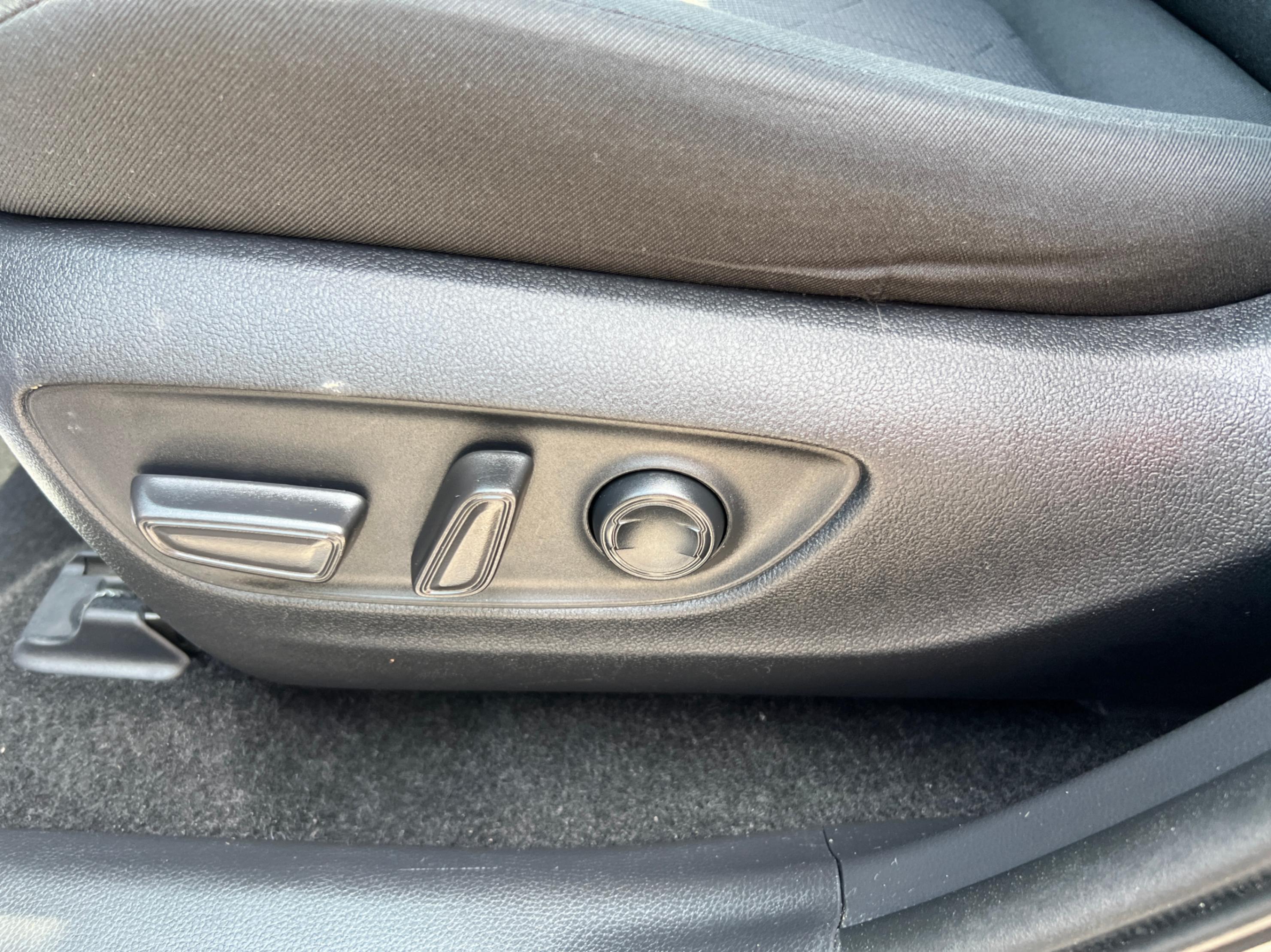 /crownautomobile/2021-Toyota-RAV4-513527032697277.jpg