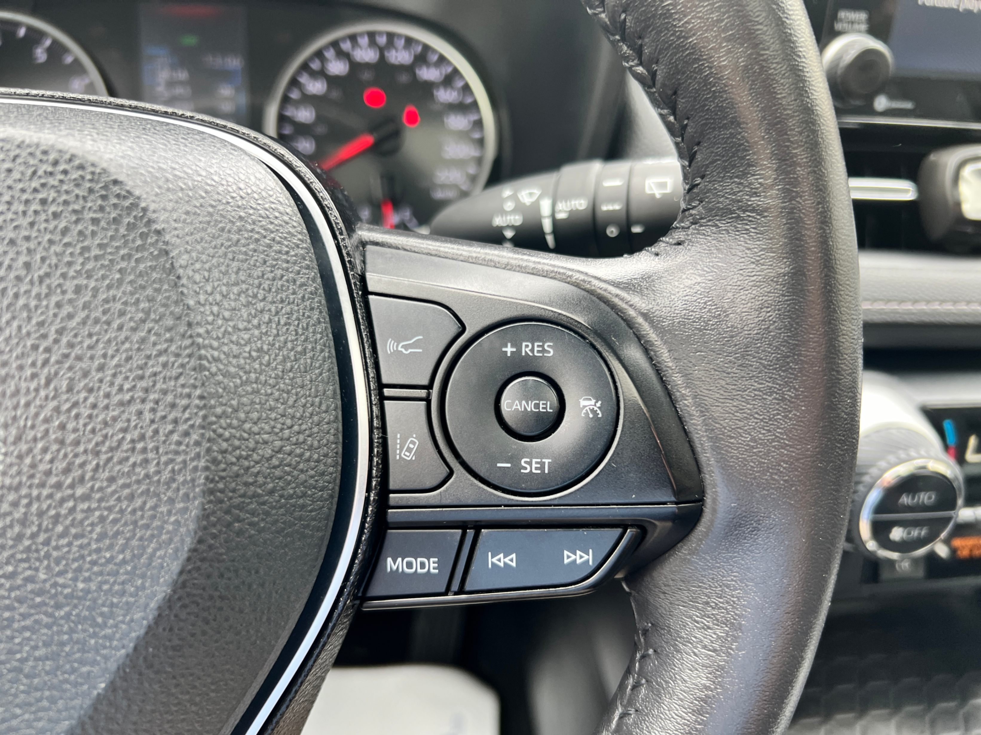 /crownautomobile/2021-Toyota-RAV4-5461238450143697.jpg