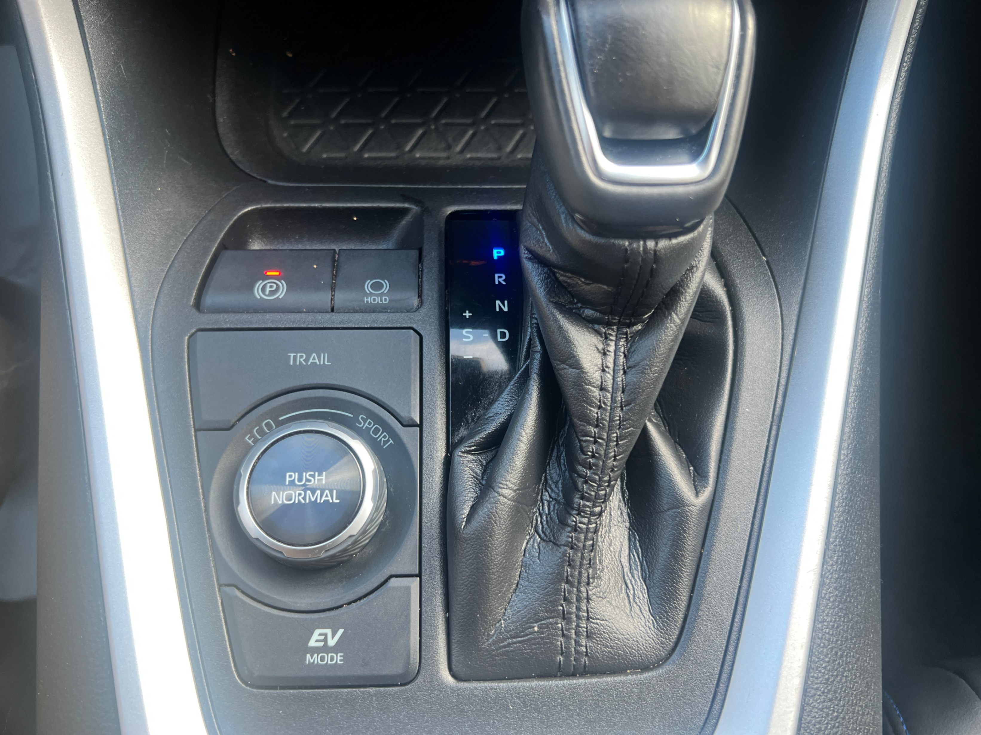 /crownautomobile/2021-Toyota-RAV4-7409015245932071.jpg
