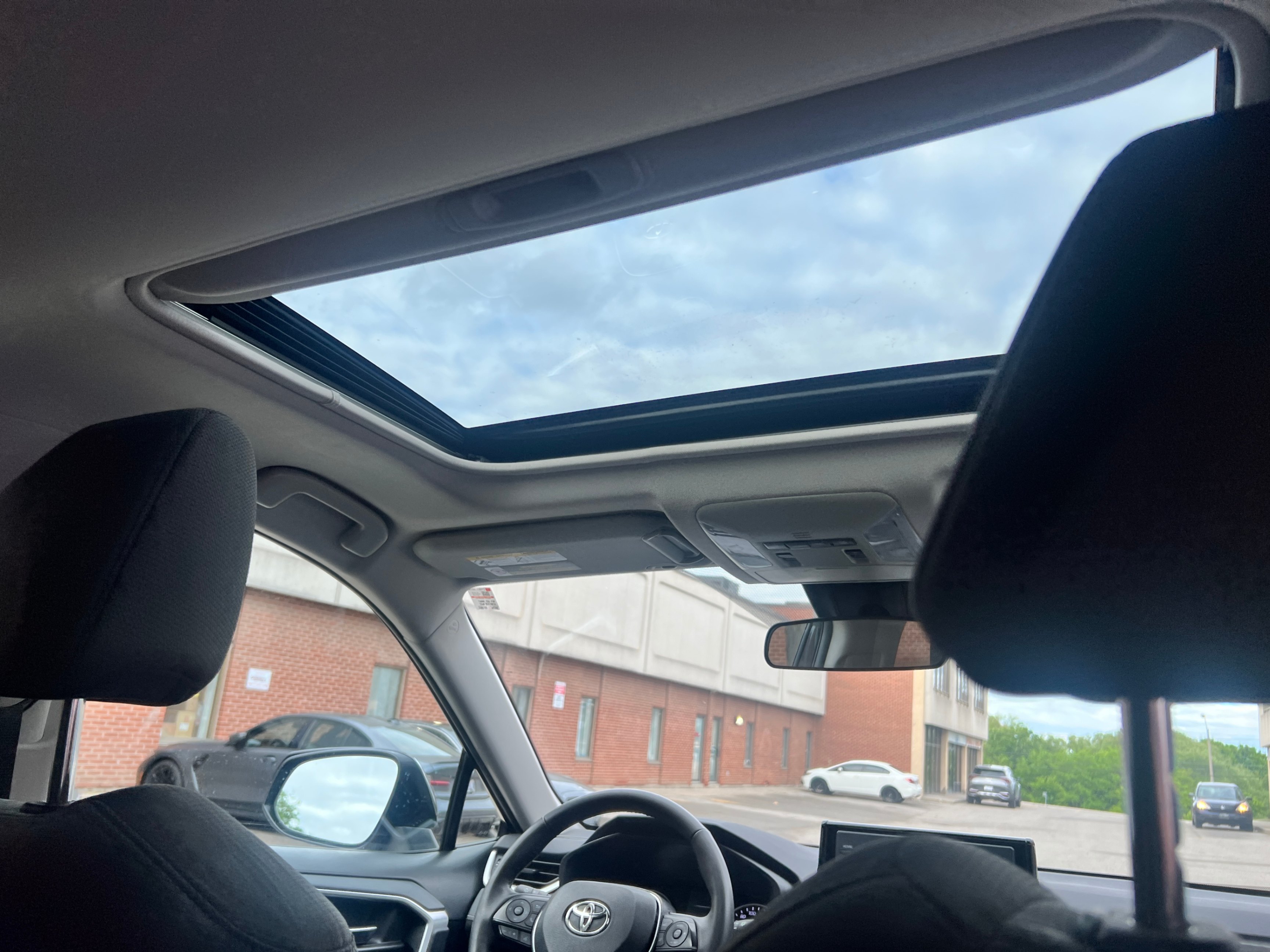 /crownautomobile/2021-Toyota-RAV4-748178981383387.jpg