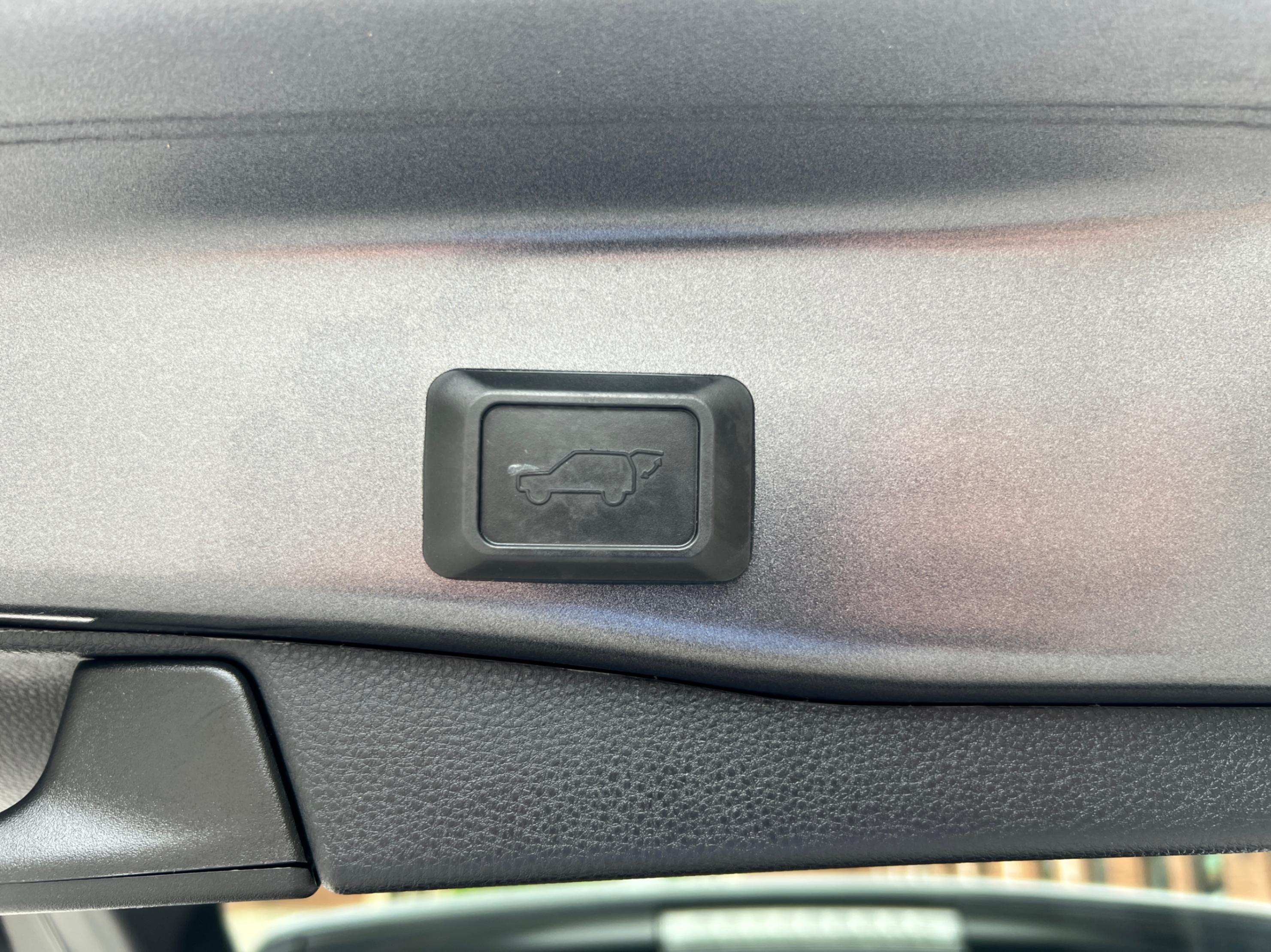 /crownautomobile/2021-Toyota-RAV4-9801713879983538.jpg