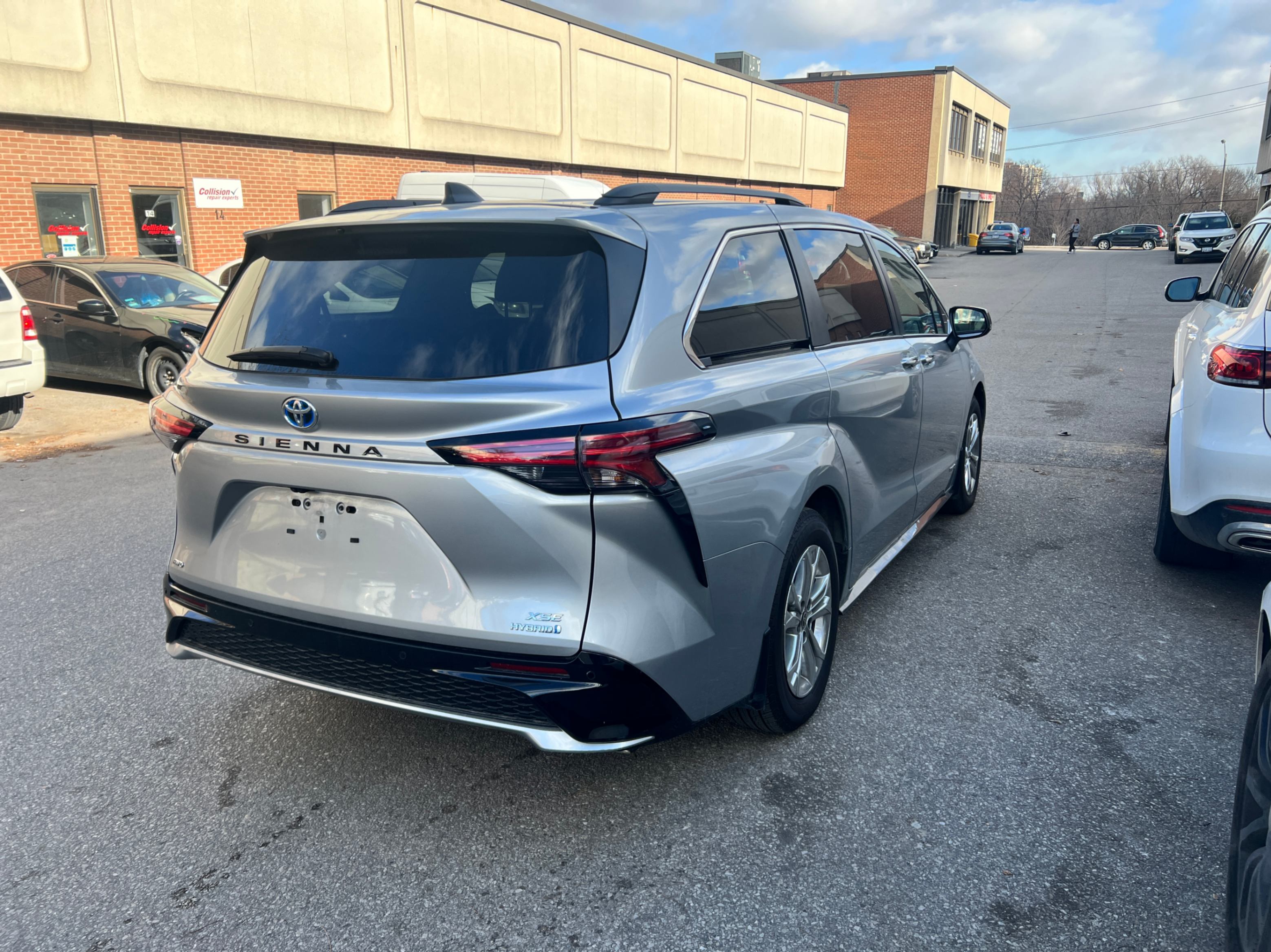 /crownautomobile/2021-Toyota-Sienna-24672862426505437.jpg