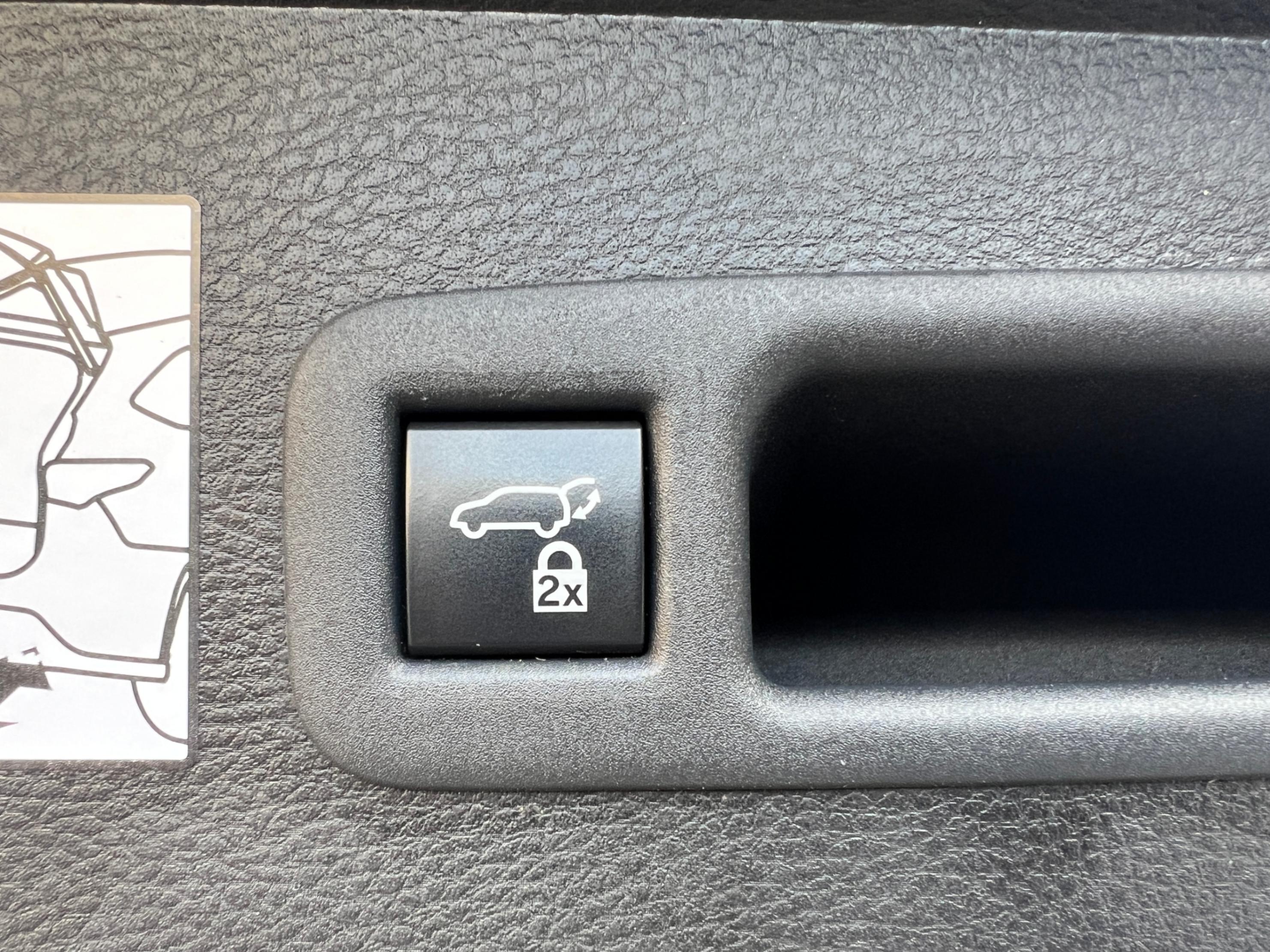 /crownautomobile/2021-Toyota-Sienna-3768438931795075.jpg