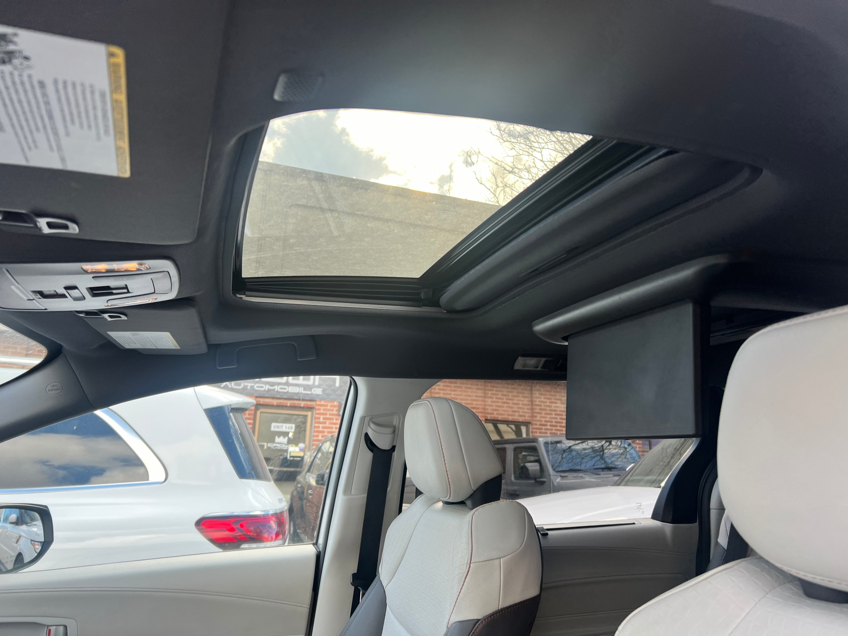 /crownautomobile/2021-Toyota-Sienna-7240122554968913.jpg