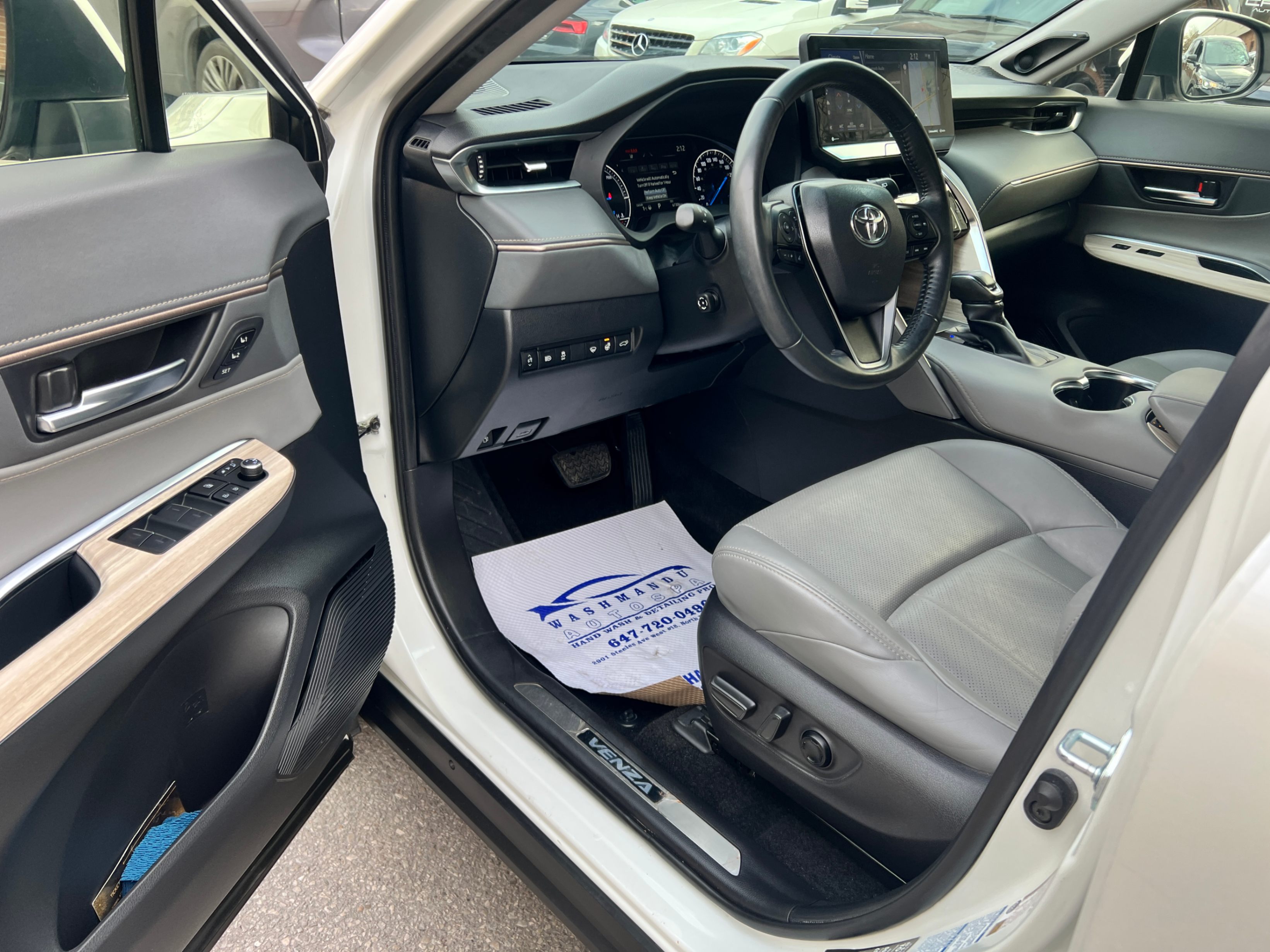 /crownautomobile/2021-Toyota-Venza-031592759048186814.jpg