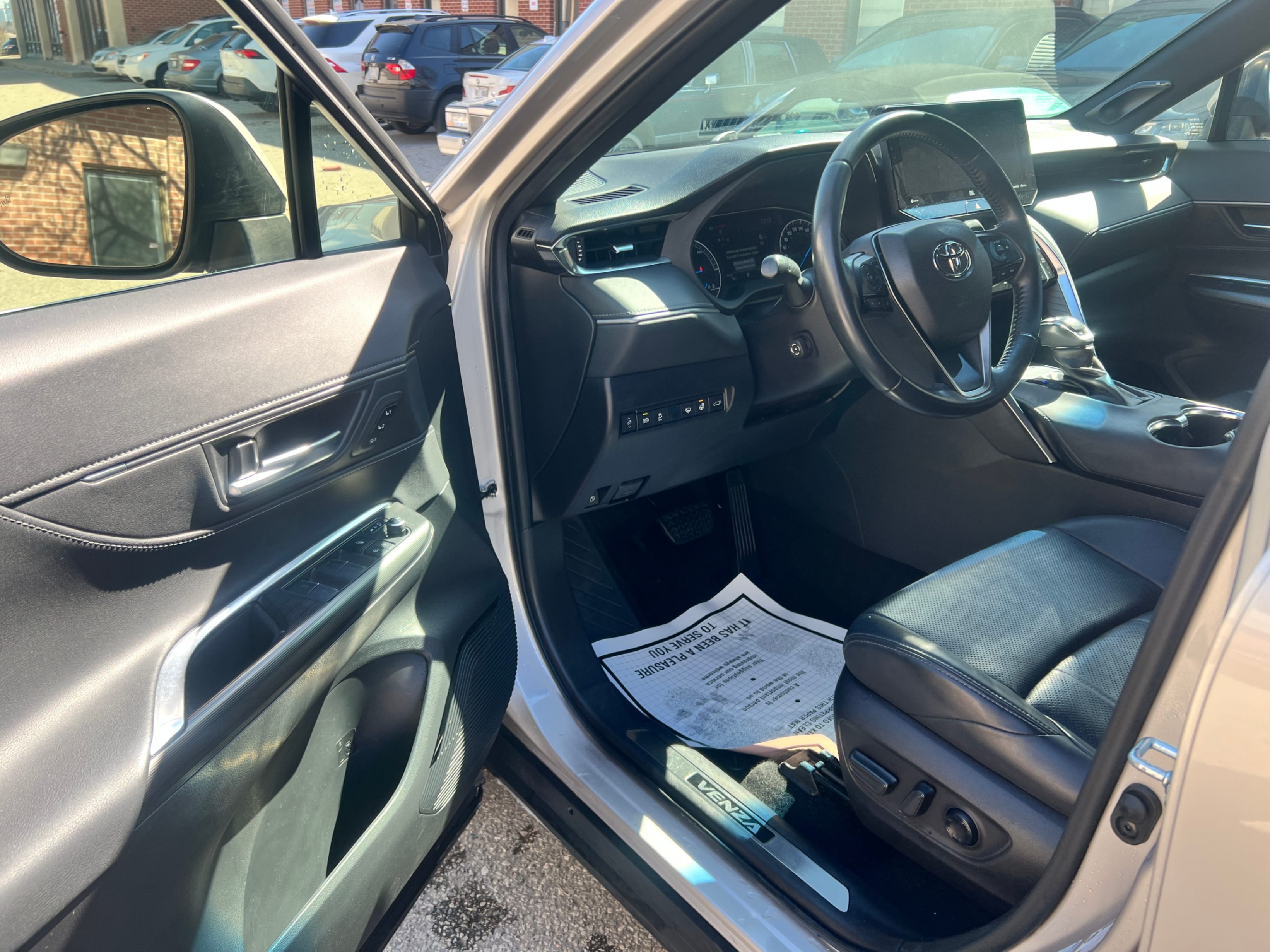 /crownautomobile/2021-Toyota-Venza-49563576799809383.jpg