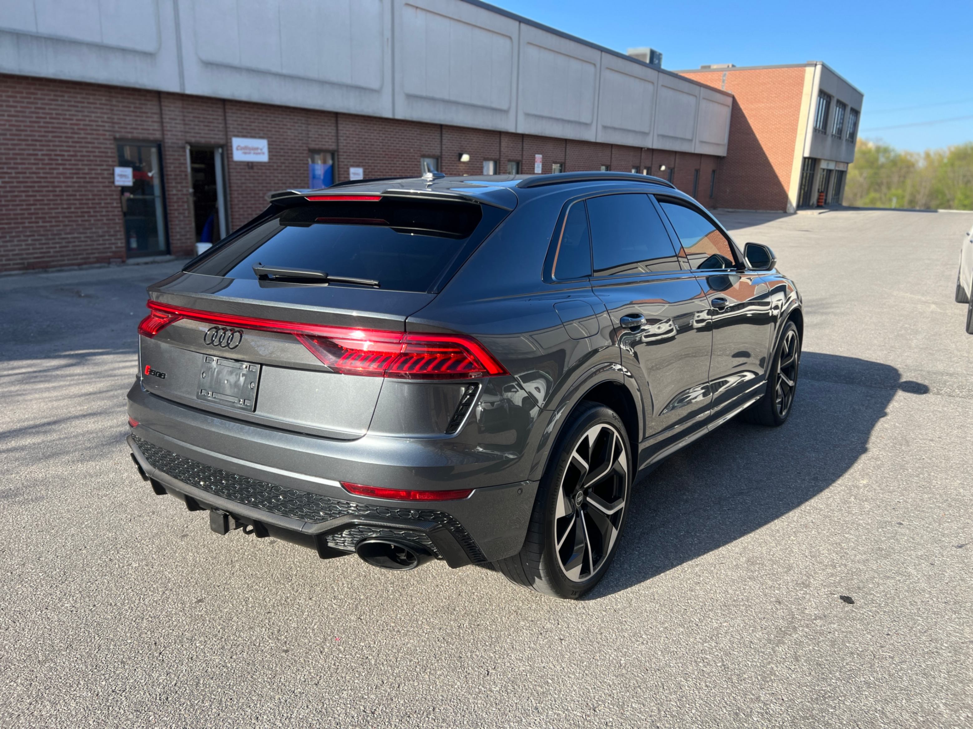 /crownautomobile/2022-Audi-RSQ8-9422555858922861.jpg