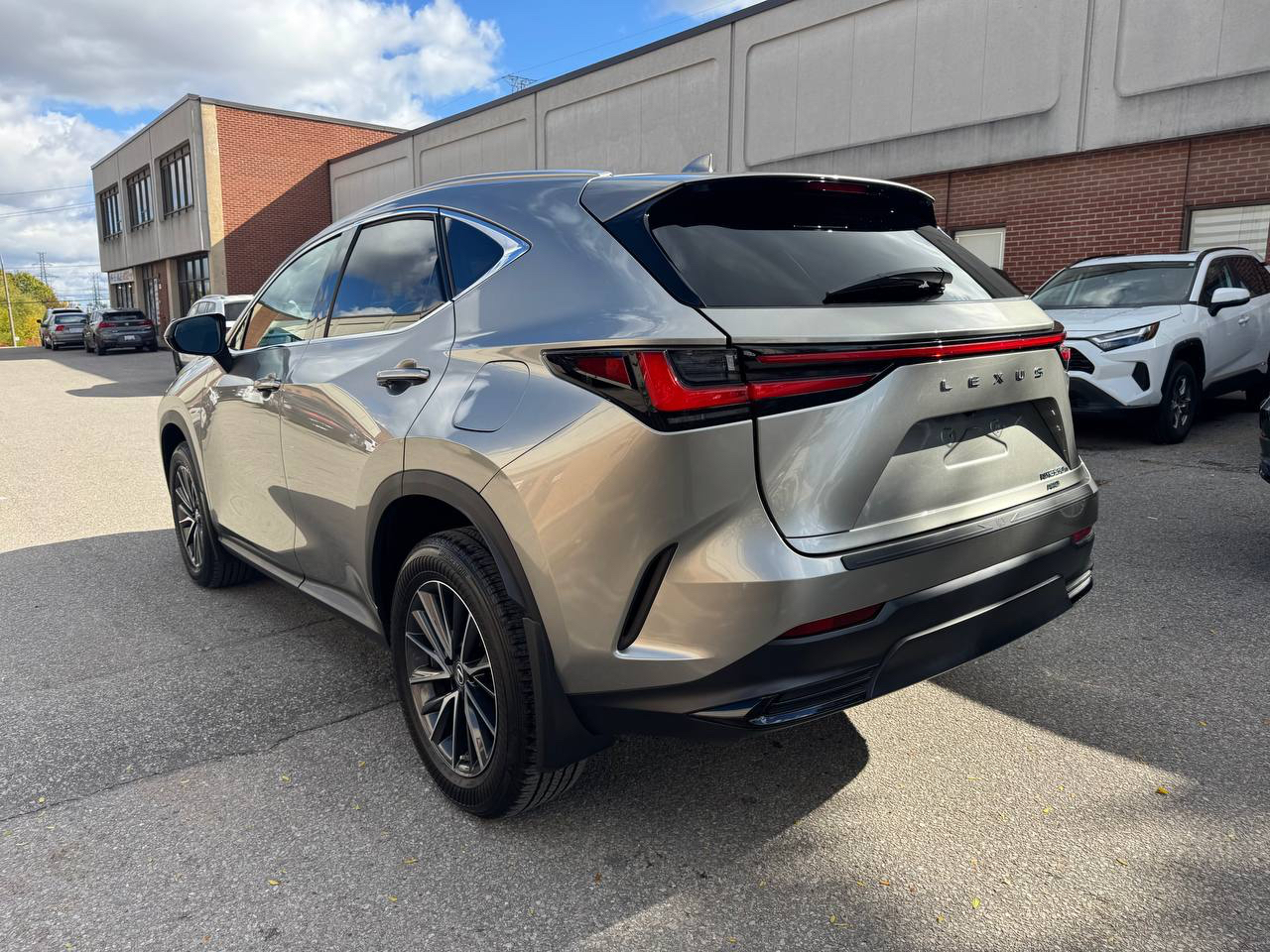 /crownautomobile/2022-Lexus-NX-257086033894369.jpg