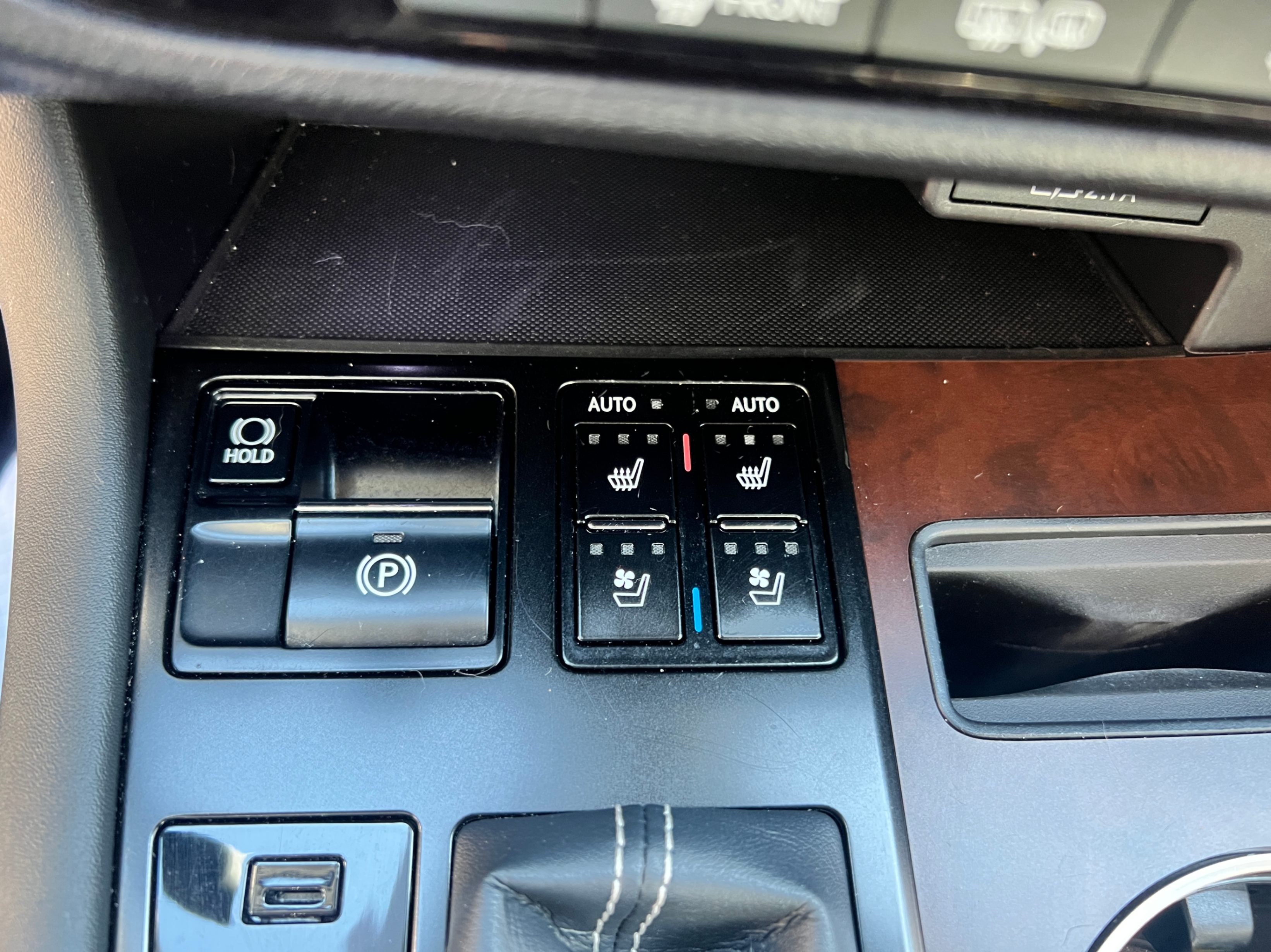 /crownautomobile/2022-Lexus-RX-4884738164952098.jpg