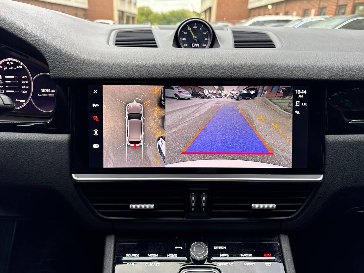 /crownautomobile/2022-Porsche-Cayenne-4581956112367178.jpg