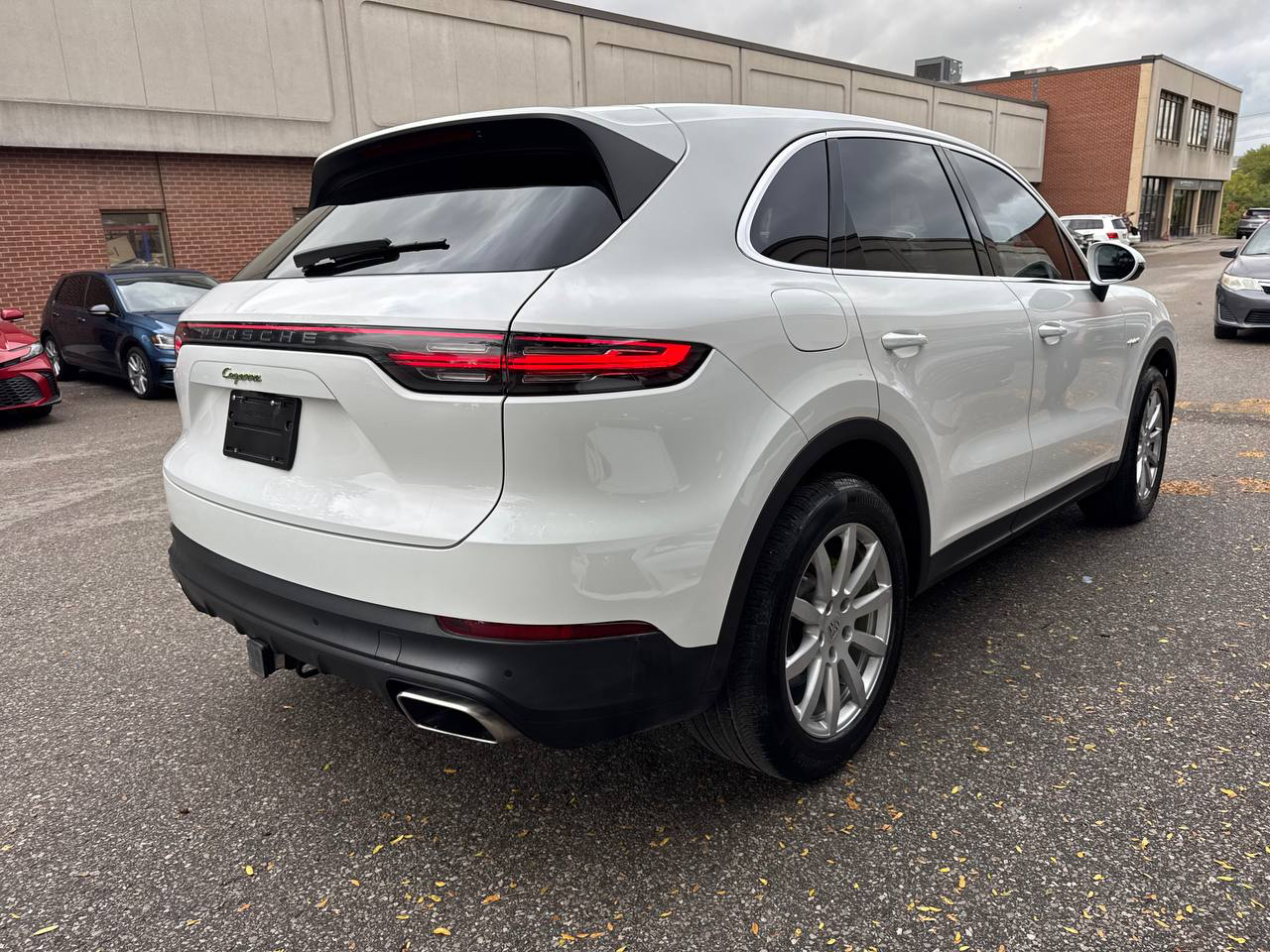 /crownautomobile/2022-Porsche-Cayenne-4682211734611992.jpg