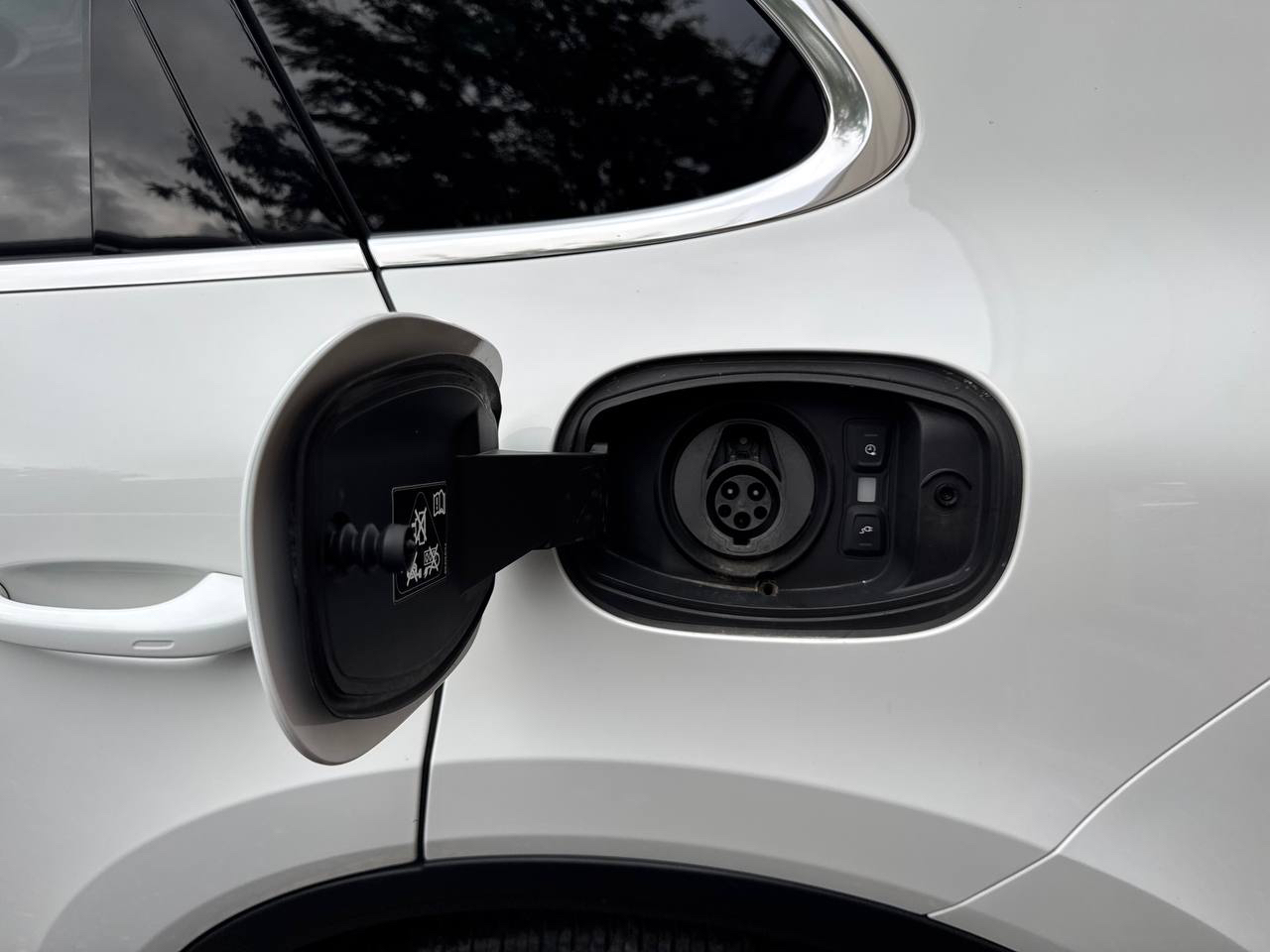 /crownautomobile/2022-Porsche-Cayenne-48051361441879314.jpg
