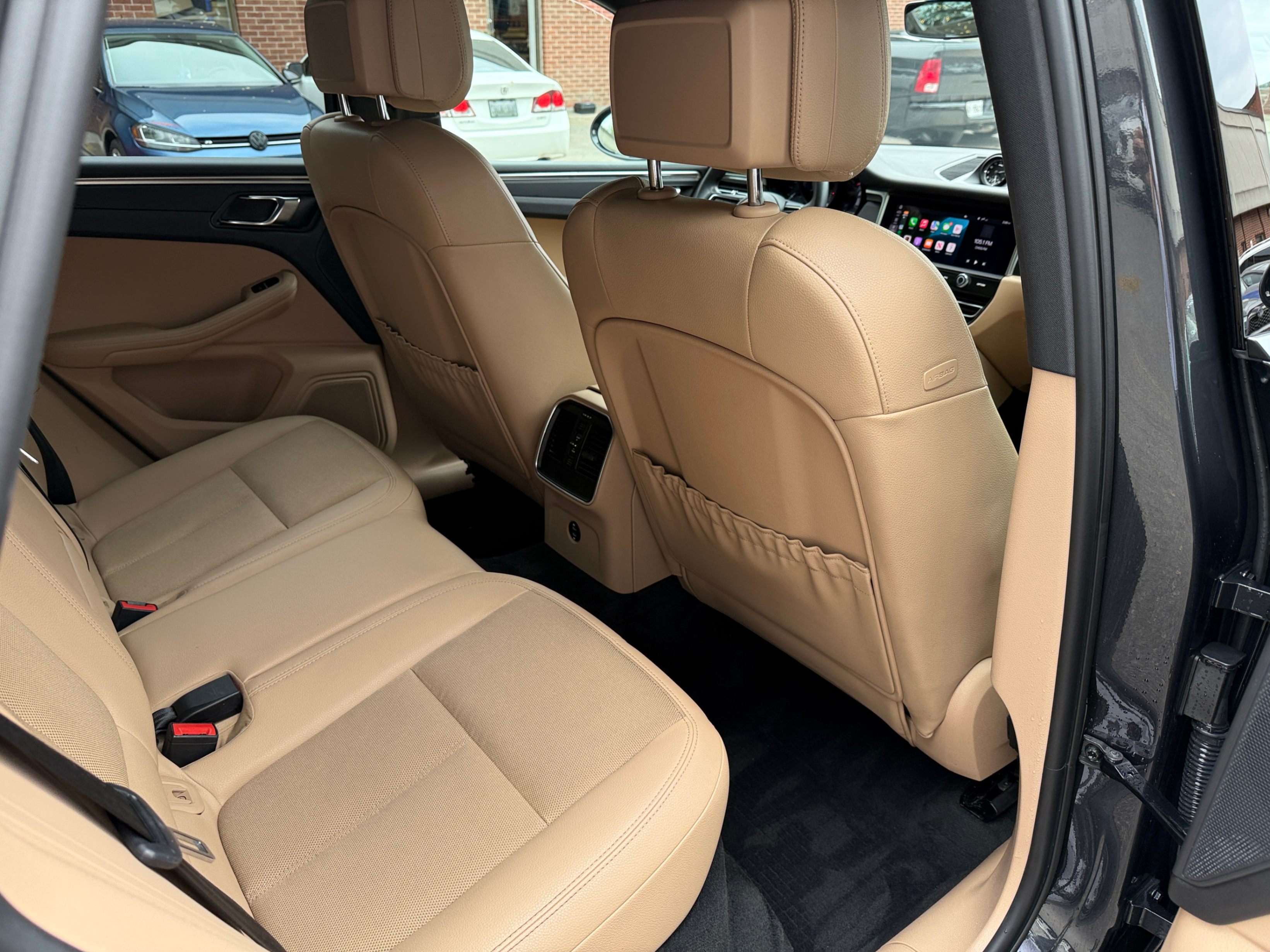 /crownautomobile/2022-Porsche-Macan-1171519512748187.jpg
