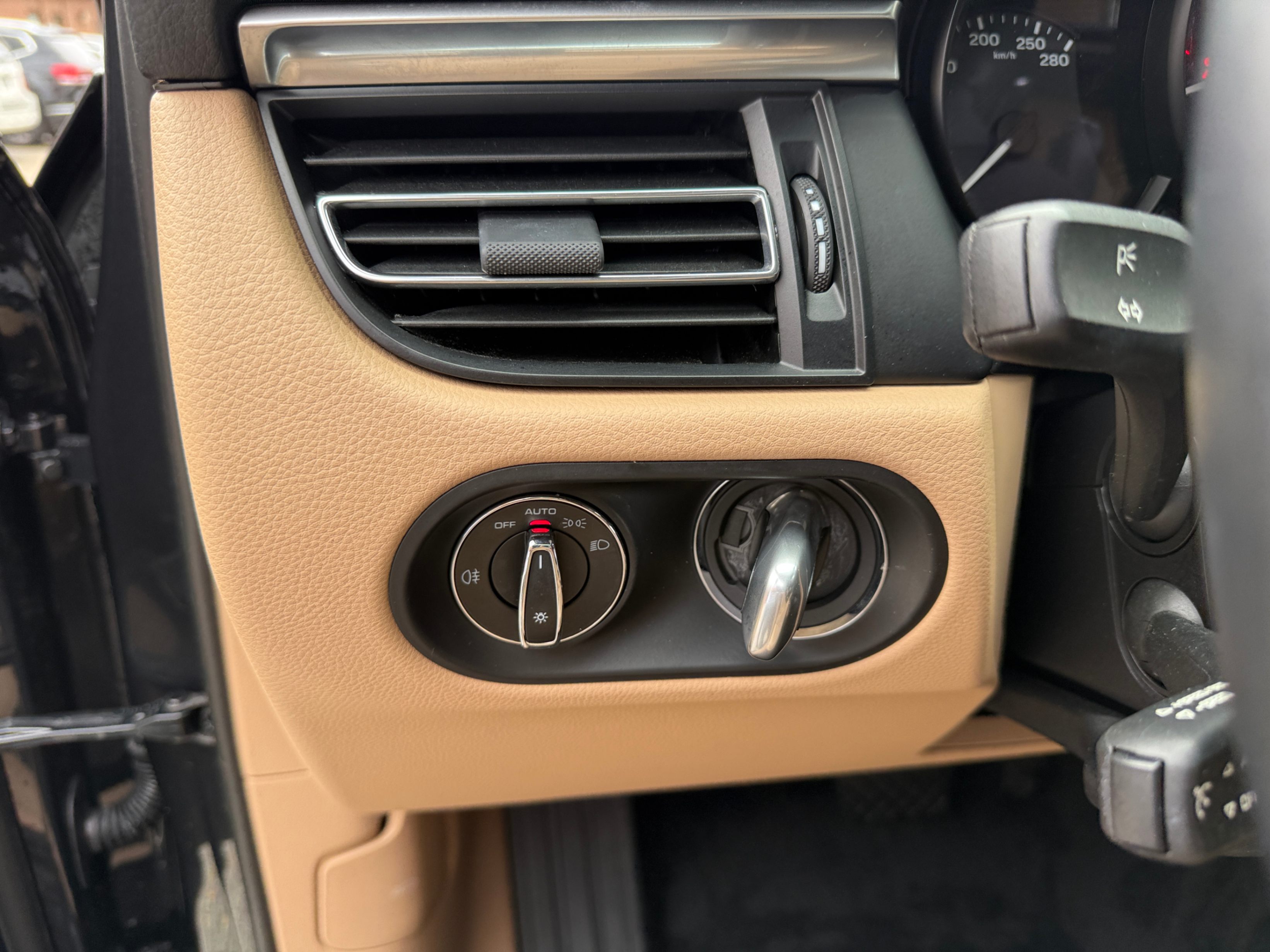 /crownautomobile/2022-Porsche-Macan-3309952492962005.jpg