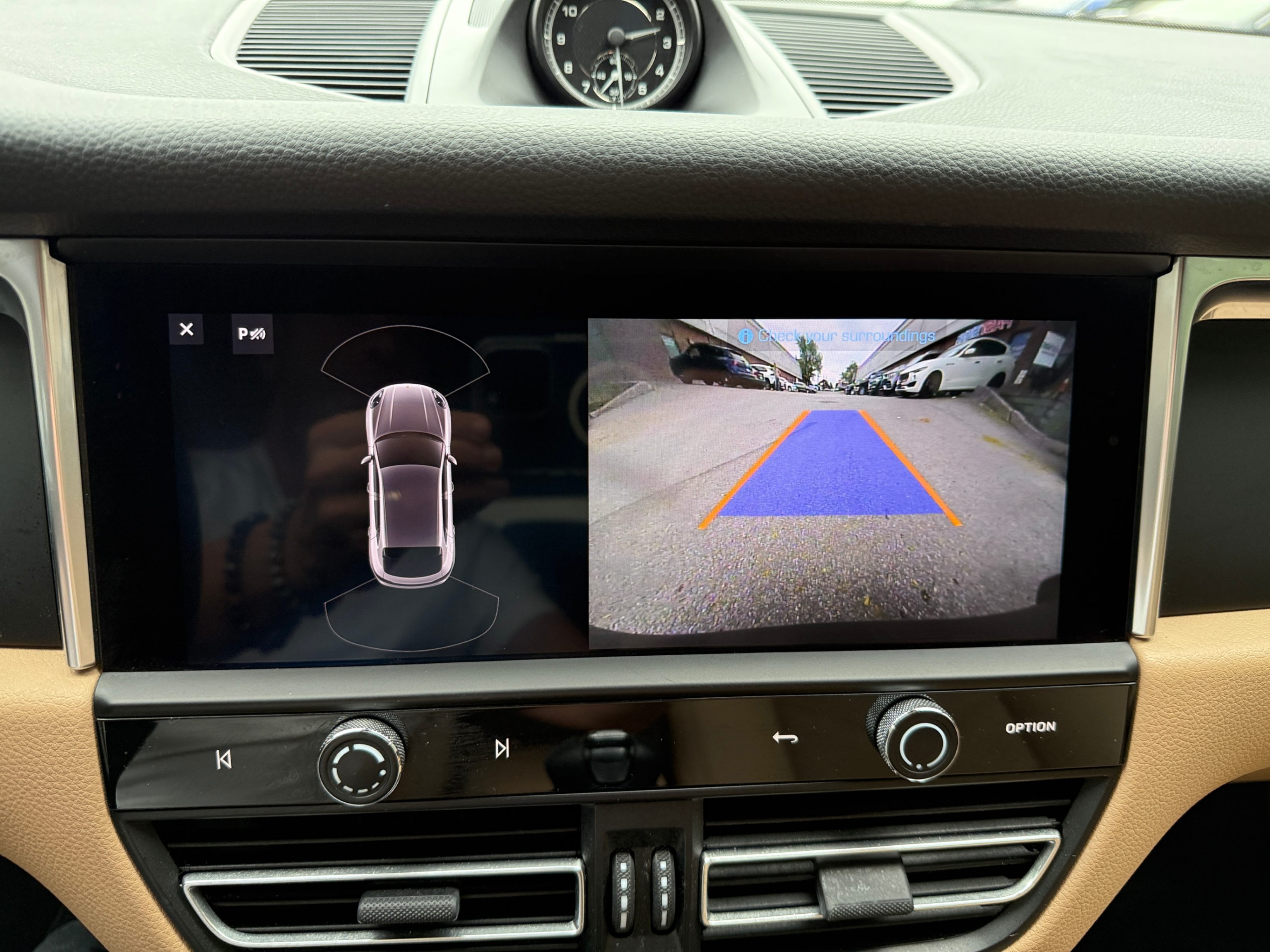 /crownautomobile/2022-Porsche-Macan-6398717846474553.jpg