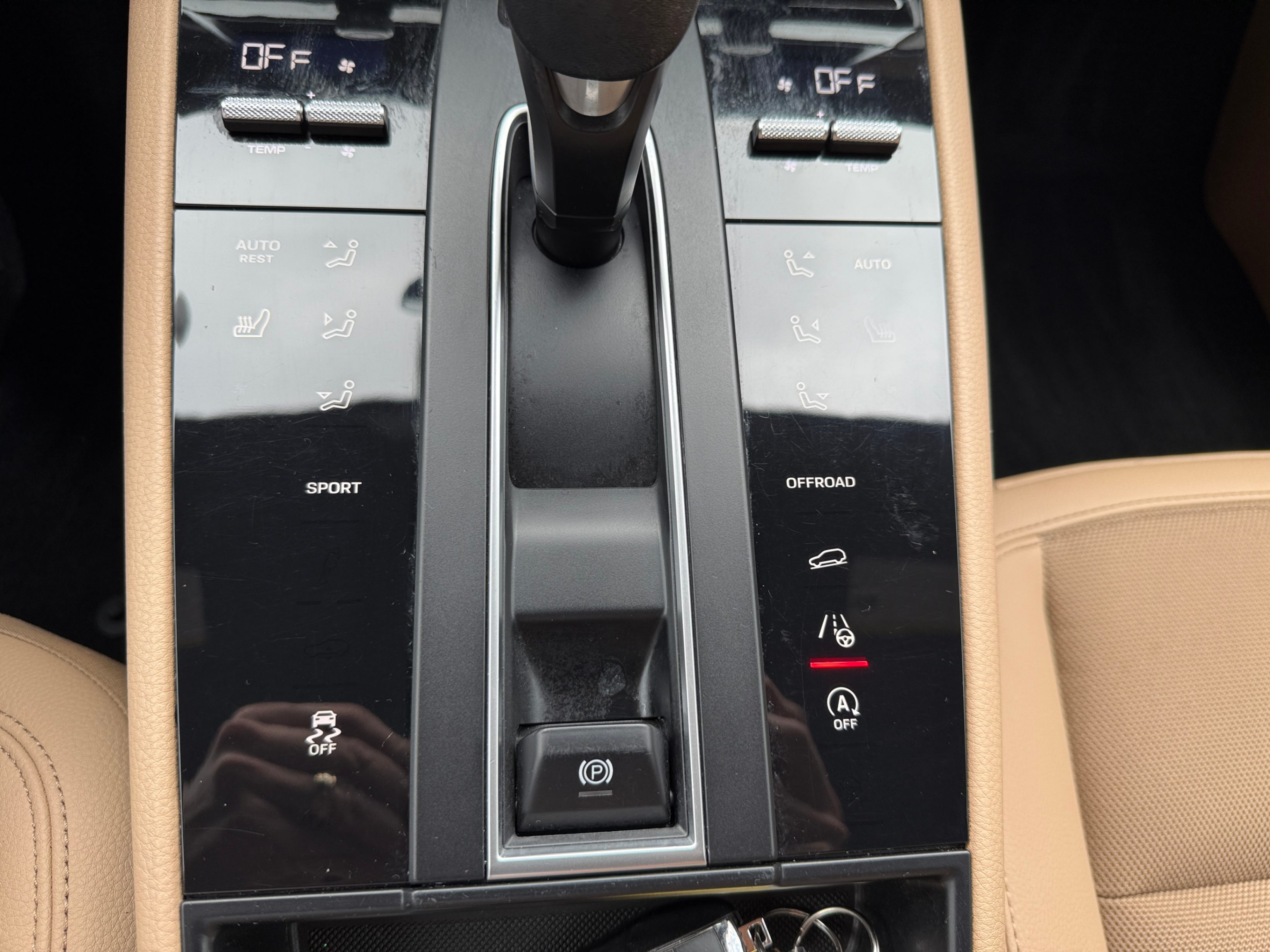 /crownautomobile/2022-Porsche-Macan-6773622942365845.jpg