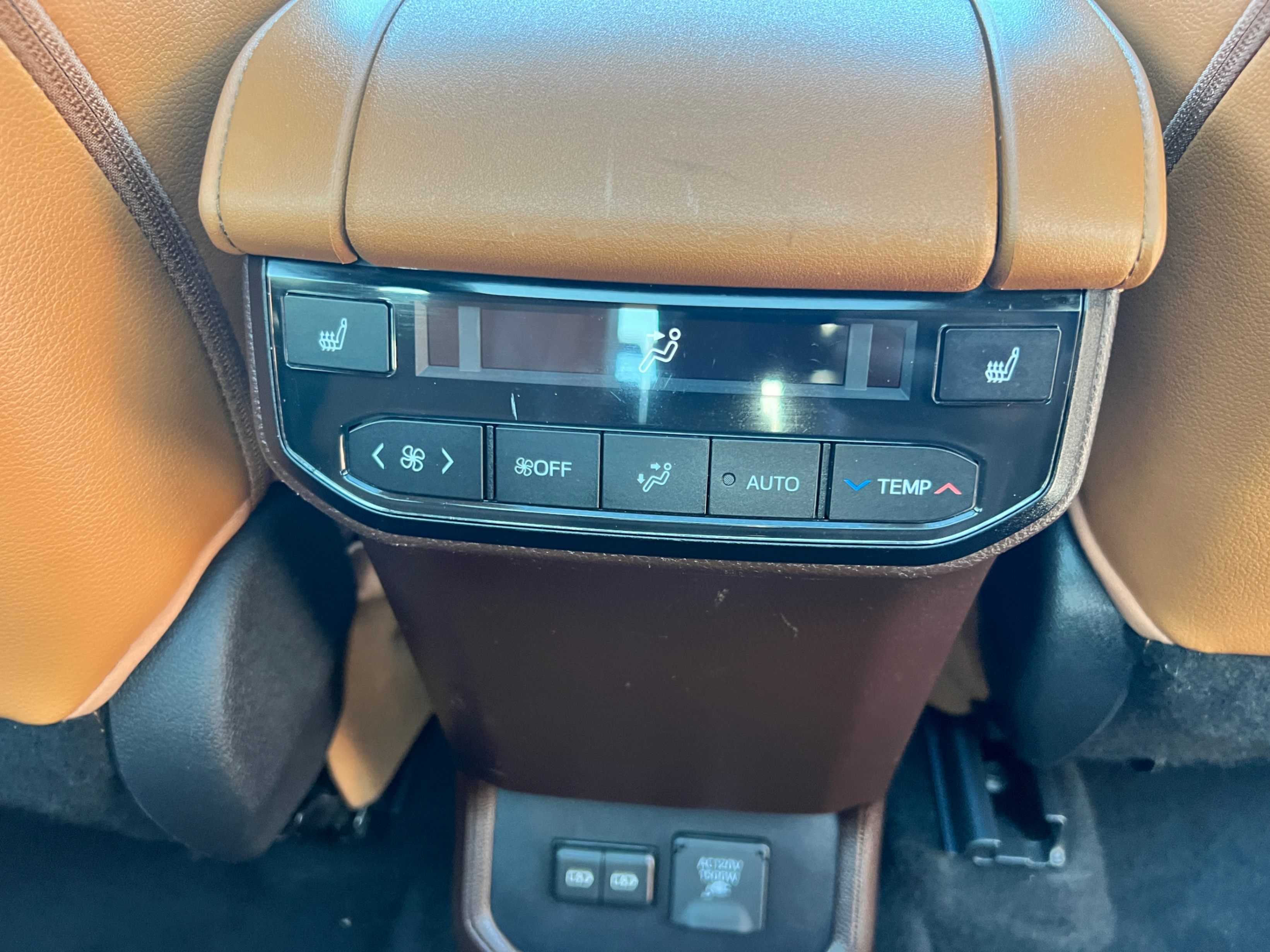 /crownautomobile/2022-Toyota-Highlander-12355418247282302.jpg