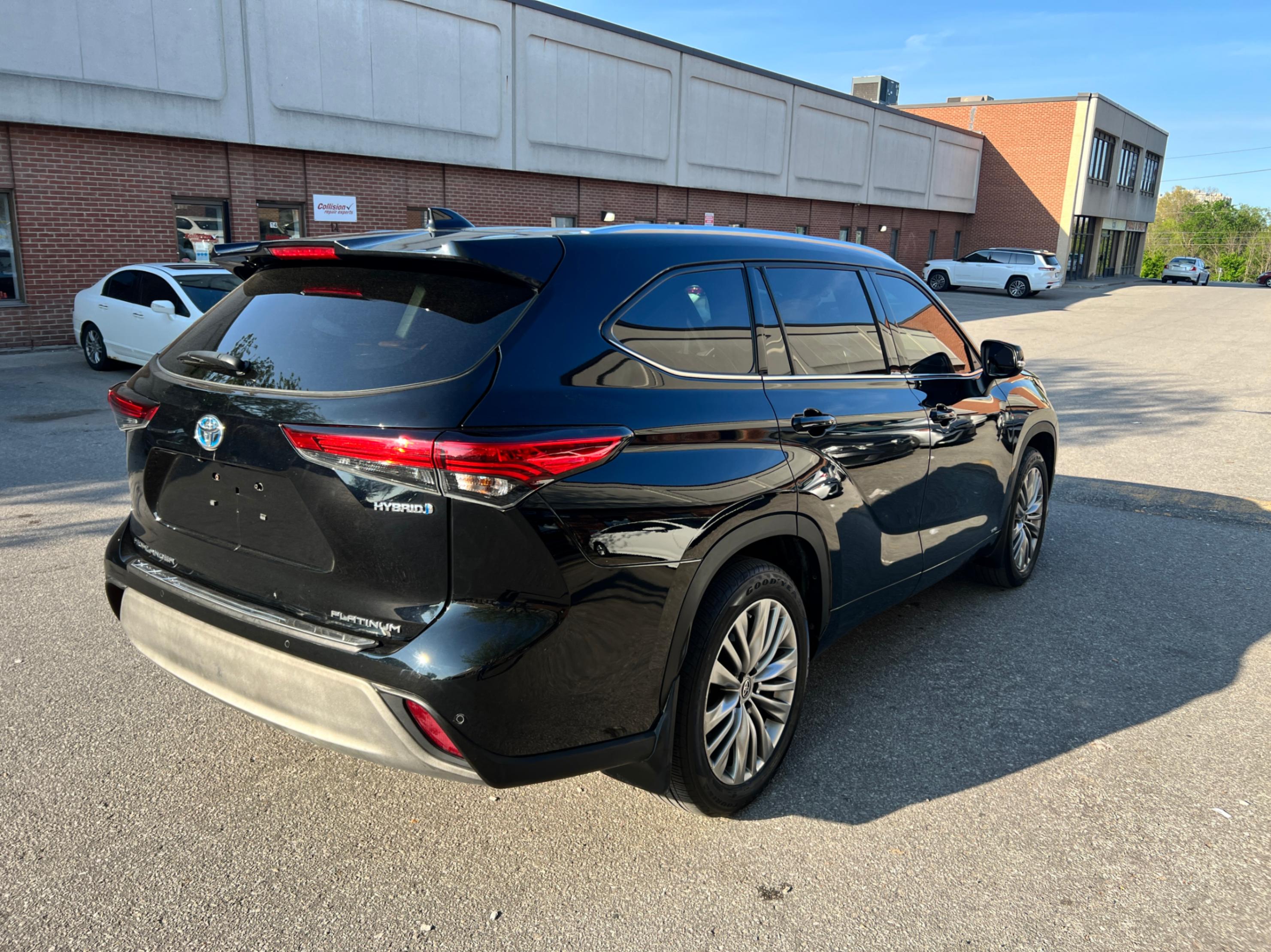 /crownautomobile/2022-Toyota-Highlander-17185201960501328.jpg