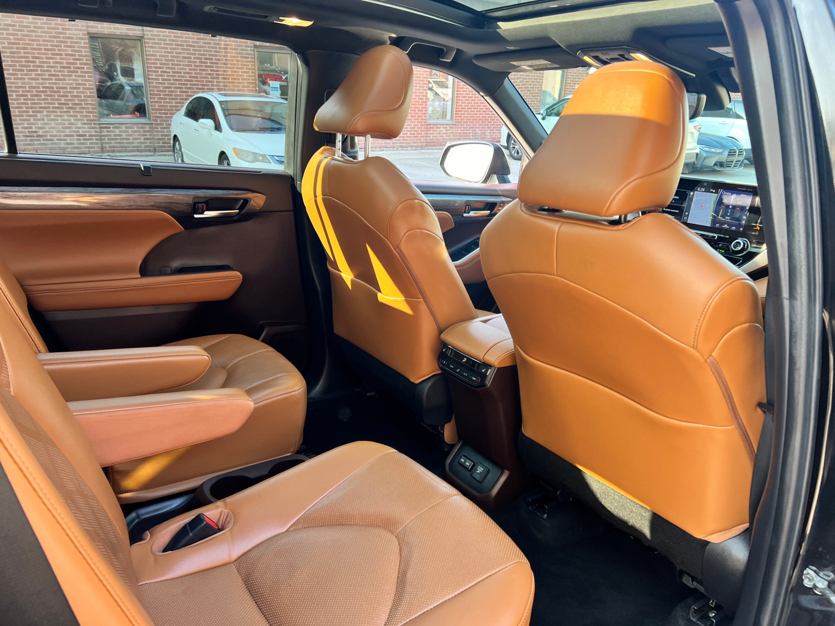 /crownautomobile/2022-Toyota-Highlander-42989569009060435.jpg