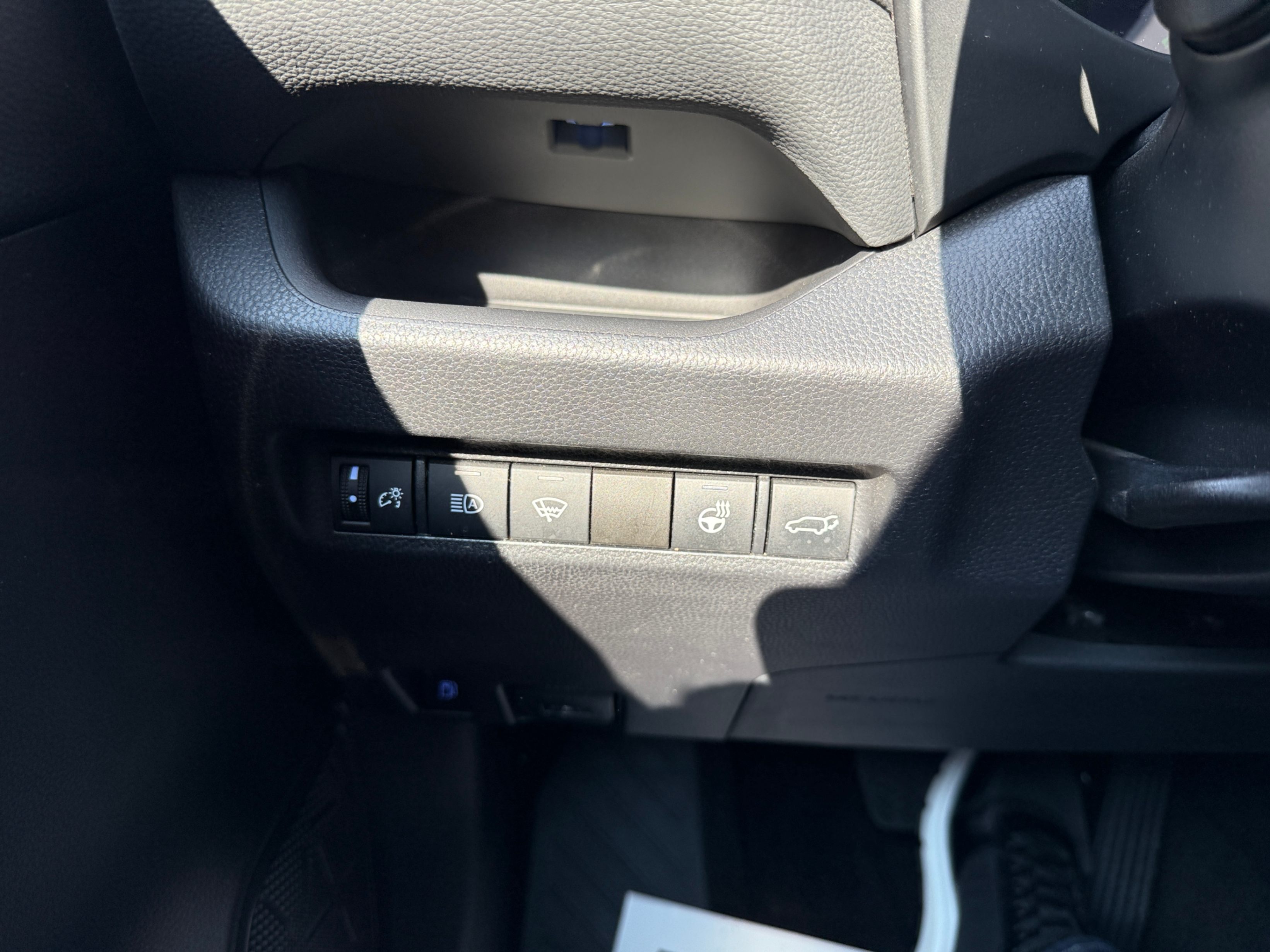 /crownautomobile/2022-Toyota-RAV4-019756890941289296.jpg