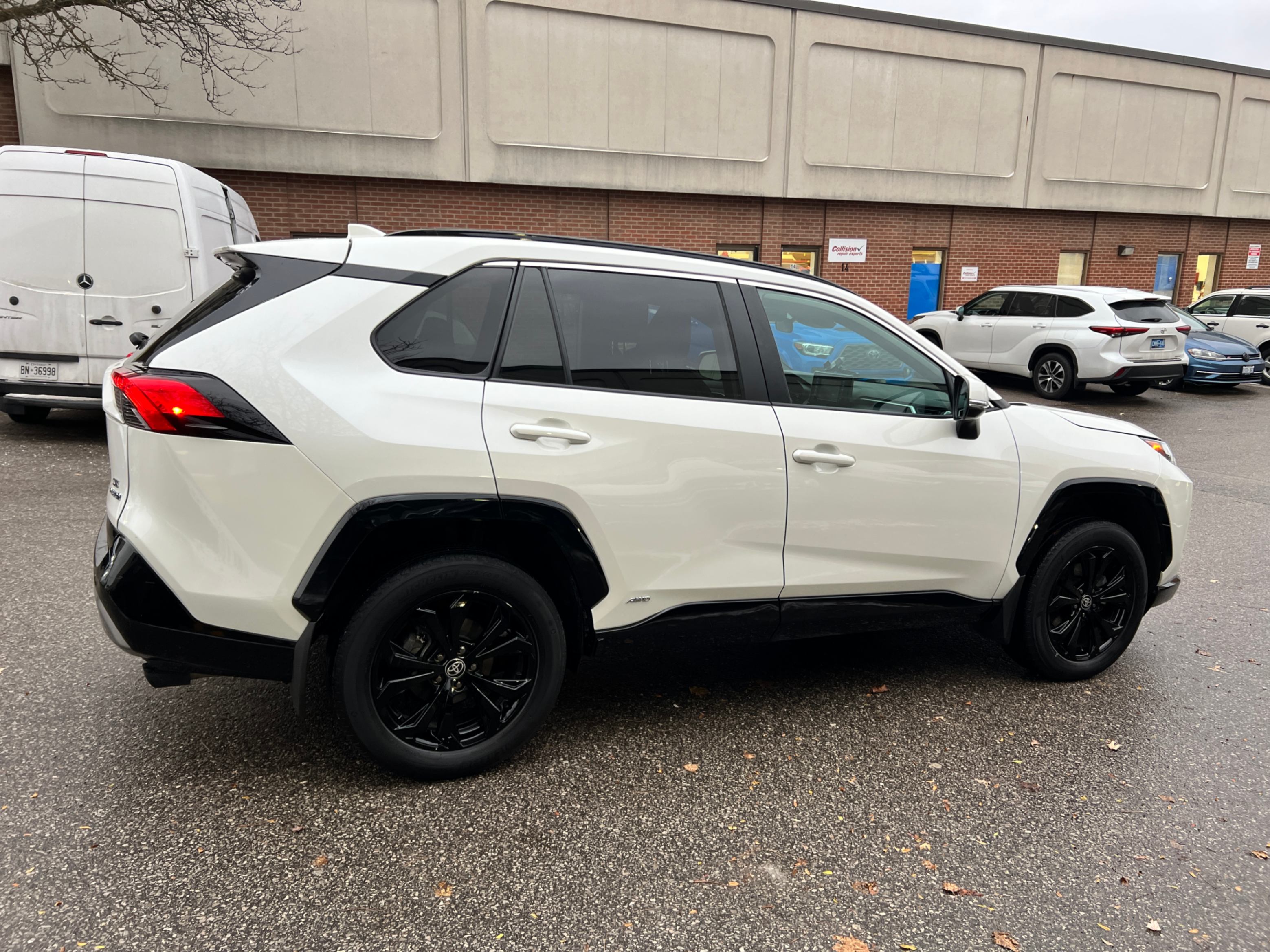 /crownautomobile/2022-Toyota-RAV4-35351656929145614.jpg